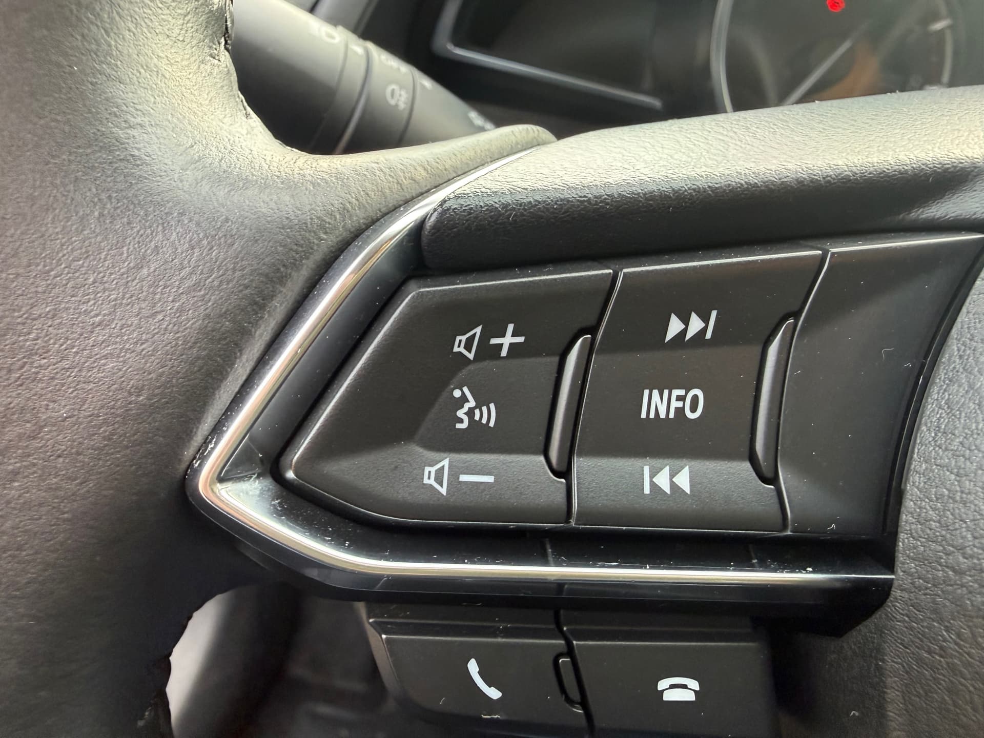 Mazda 2 1.5 Skyactiv-G Luxury,Apple Carplay/Android Stoelverwarming,Stuurverwarming,Navigatie,Achteruitrij camera thumbnail 14