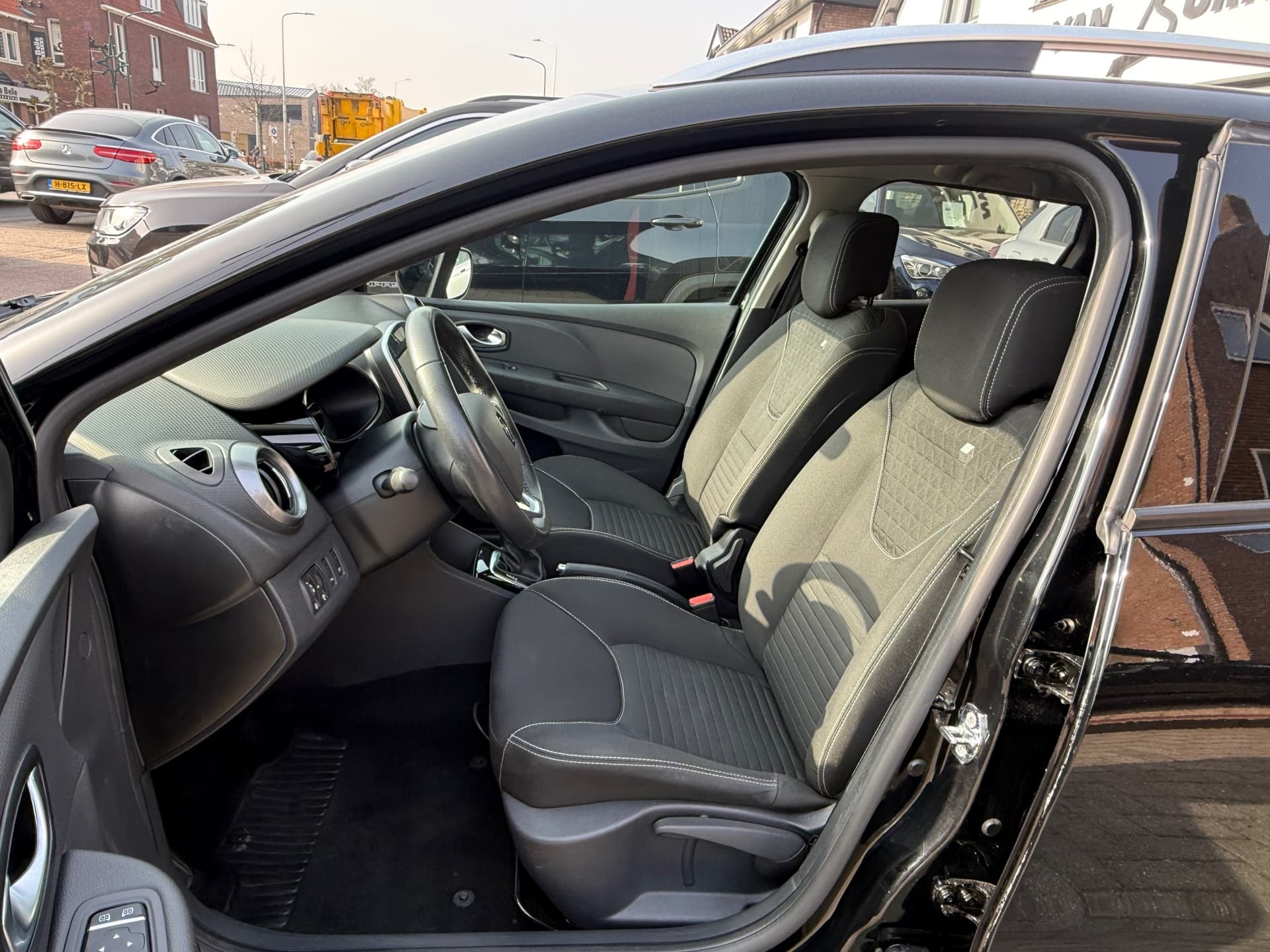 Renault Clio Estate 1.2 TCe Intens automaat, L.M.Velgen,Airco,Navigatie,Cruise control thumbnail 12