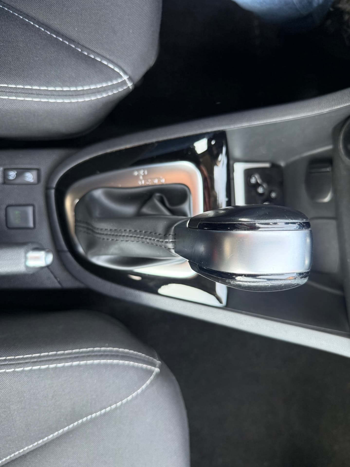 Renault Clio Estate 1.2 TCe Intens automaat, L.M.Velgen,Airco,Navigatie,Cruise control thumbnail 16