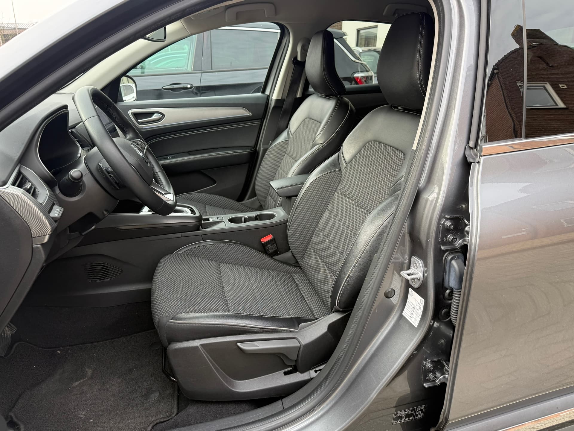 Renault Arkana 1.3 mild hybrid 160 techno, NL-Auto, Automaat, Navigatie, Camera, Climate Controle, Cruise Control, Parkeersensoren thumbnail 10