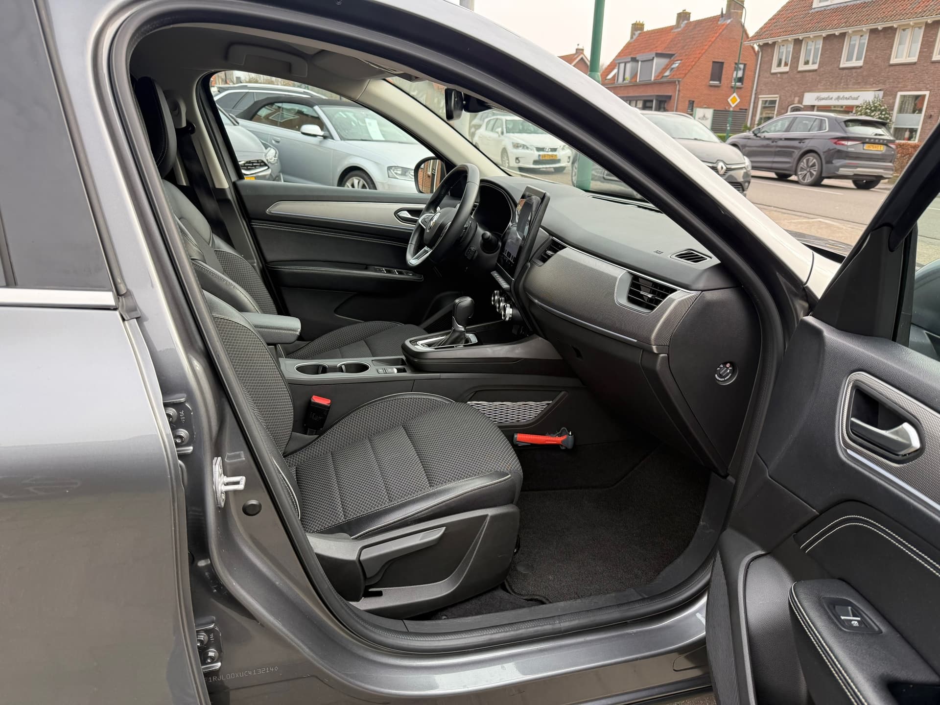 Renault Arkana 1.3 mild hybrid 160 techno, NL-Auto, Automaat, Navigatie, Camera, Climate Controle, Cruise Control, Parkeersensoren thumbnail 27