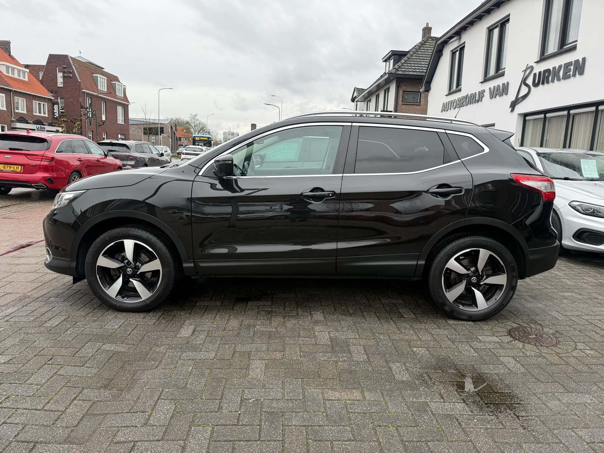 Nissan Qashqai 1.2 N-Connecta, Pano, 360 camera, Trekhaak, Navigatie, Climate control thumbnail 4