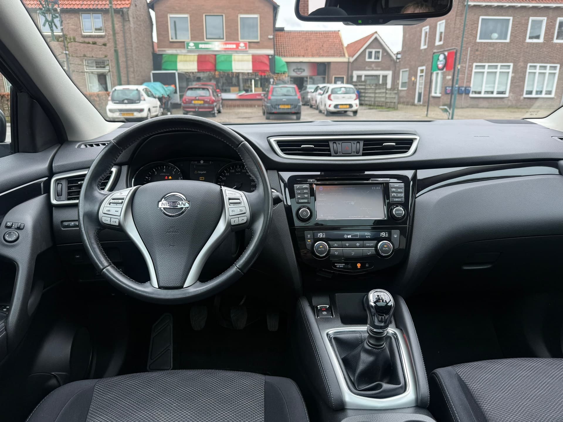 Nissan Qashqai 1.2 N-Connecta, Pano, 360 camera, Trekhaak, Navigatie, Climate control thumbnail 21
