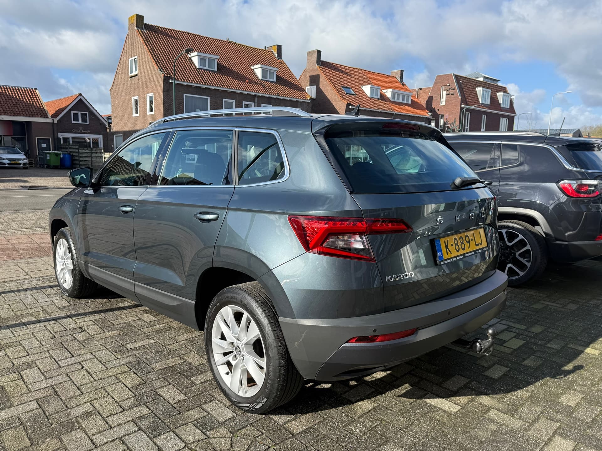 Skoda Karoq 1.5 TSI ACT Business Edition Plus, Stoelverwarming,Apple Carplay/Android,Navigatie,Trekhaak thumbnail 5