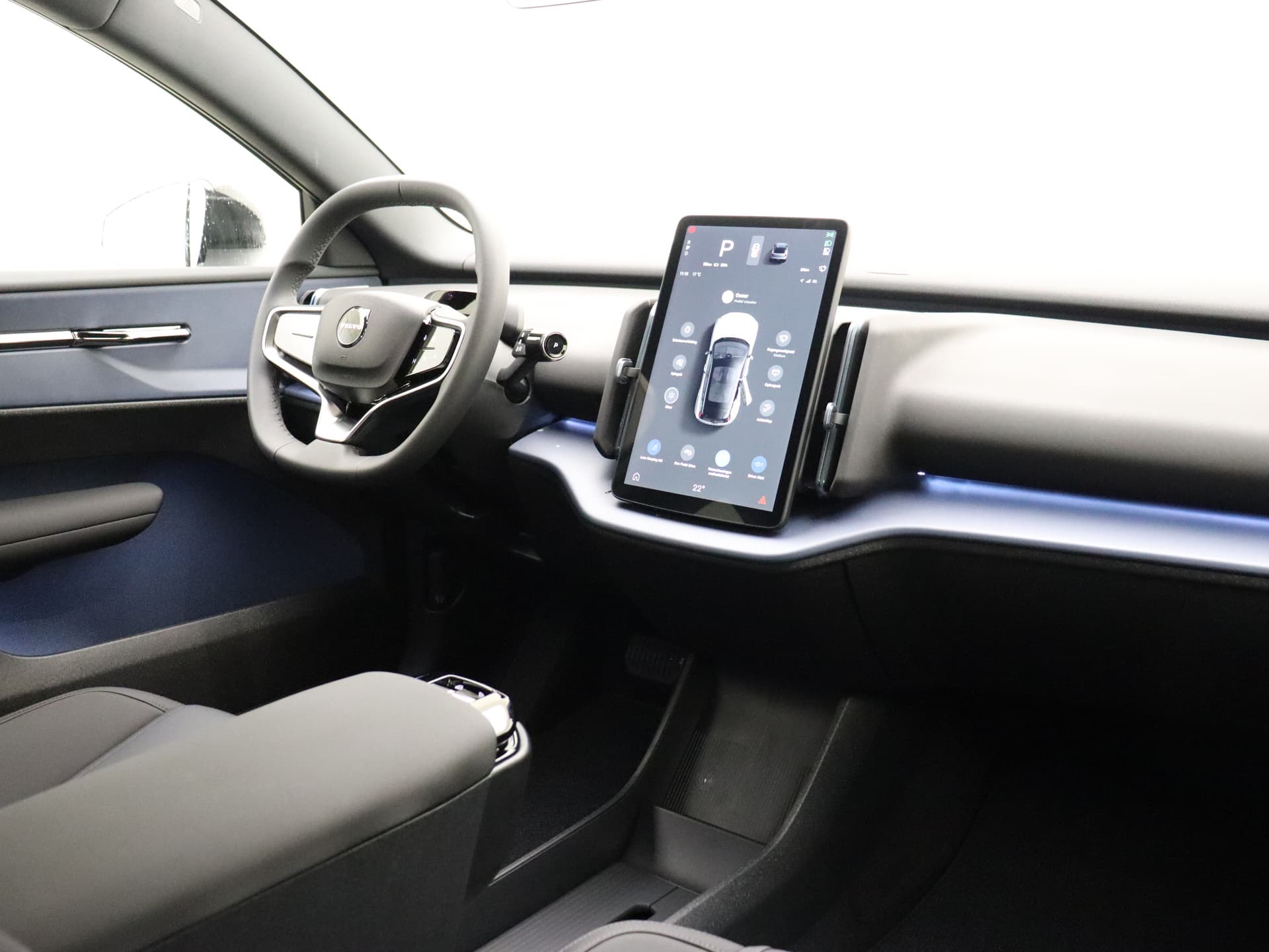 Volvo EX30 Extended Range Plus / El. Achterklep / Adapt. Cruise / BLIS / PDC + Camera / thumbnail 2