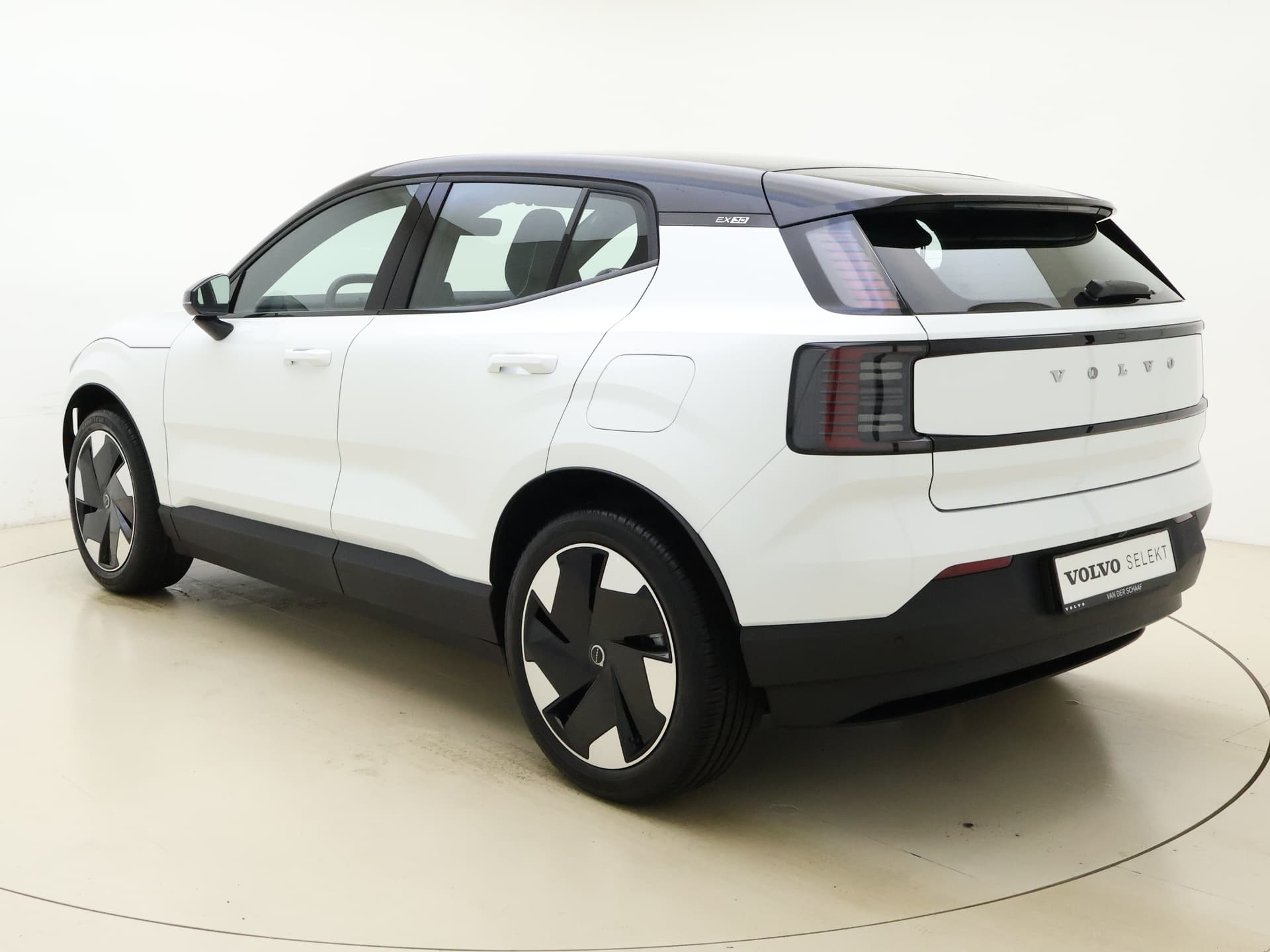 Volvo EX30 Extended Range Plus / El. Achterklep / Adapt. Cruise / BLIS / PDC + Camera / thumbnail 5