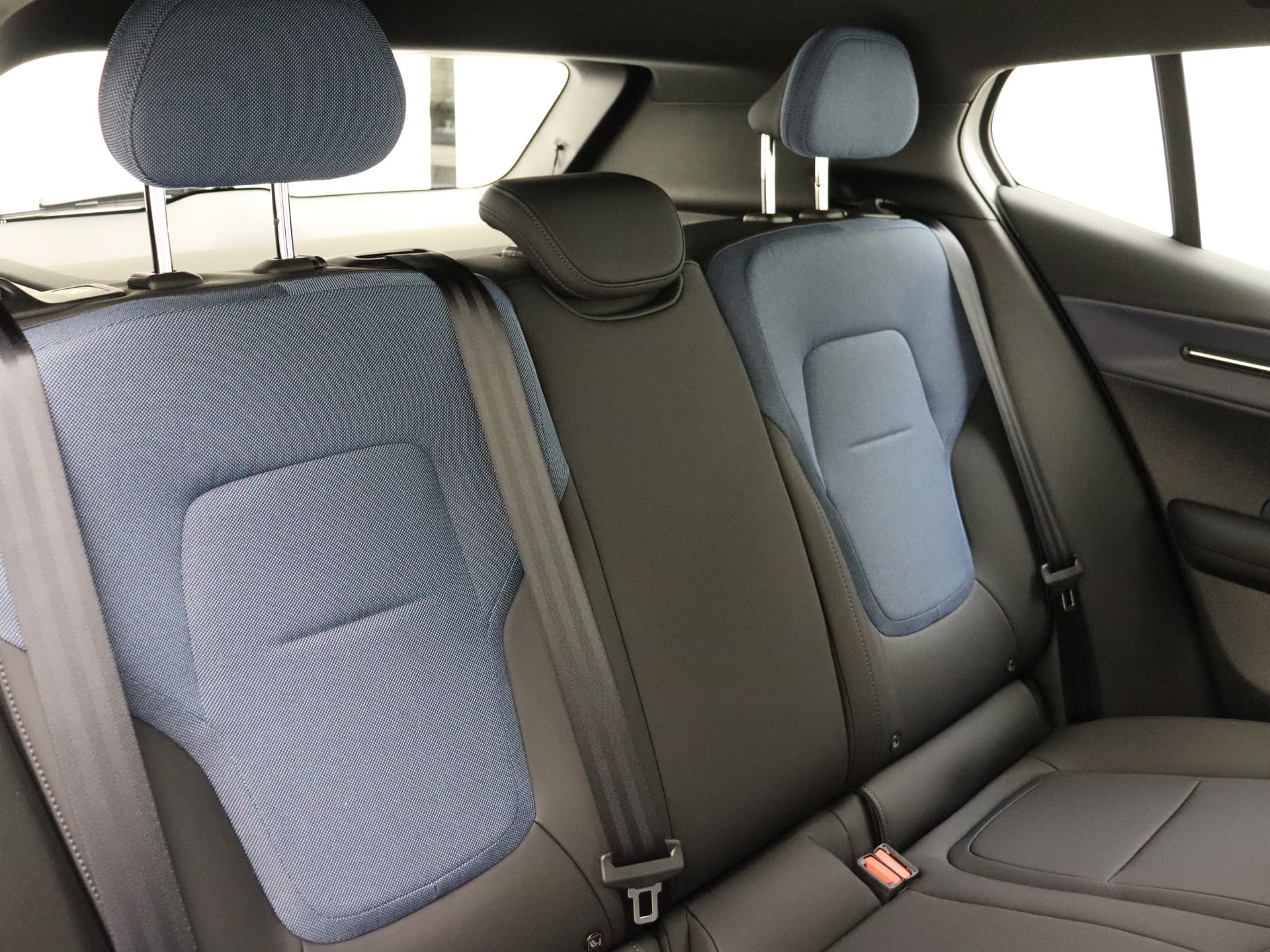 Volvo EX30 Extended Range Plus / El. Achterklep / Adapt. Cruise / BLIS / PDC + Camera / thumbnail 6