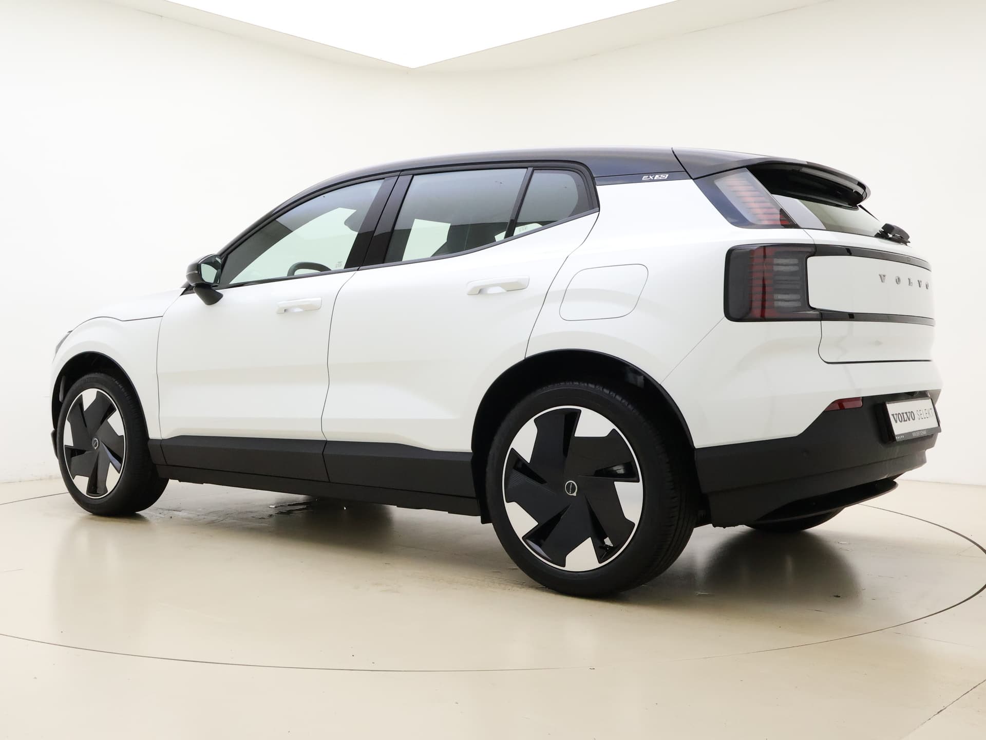 Volvo EX30 Extended Range Plus / El. Achterklep / Adapt. Cruise / BLIS / PDC + Camera / thumbnail 11