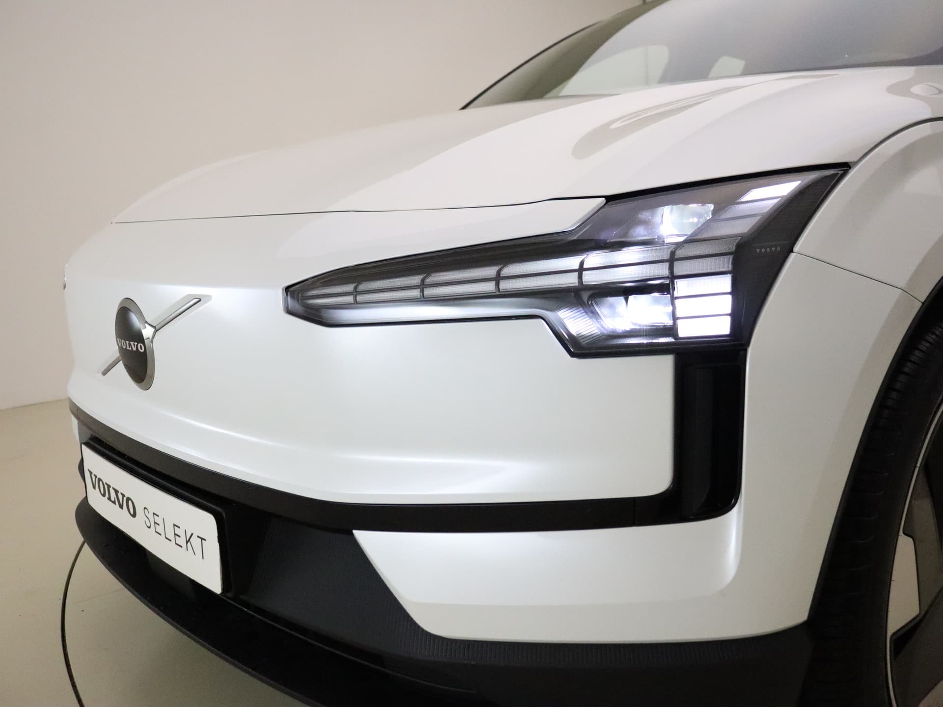 Volvo EX30 Extended Range Plus / El. Achterklep / Adapt. Cruise / BLIS / PDC + Camera / thumbnail 22