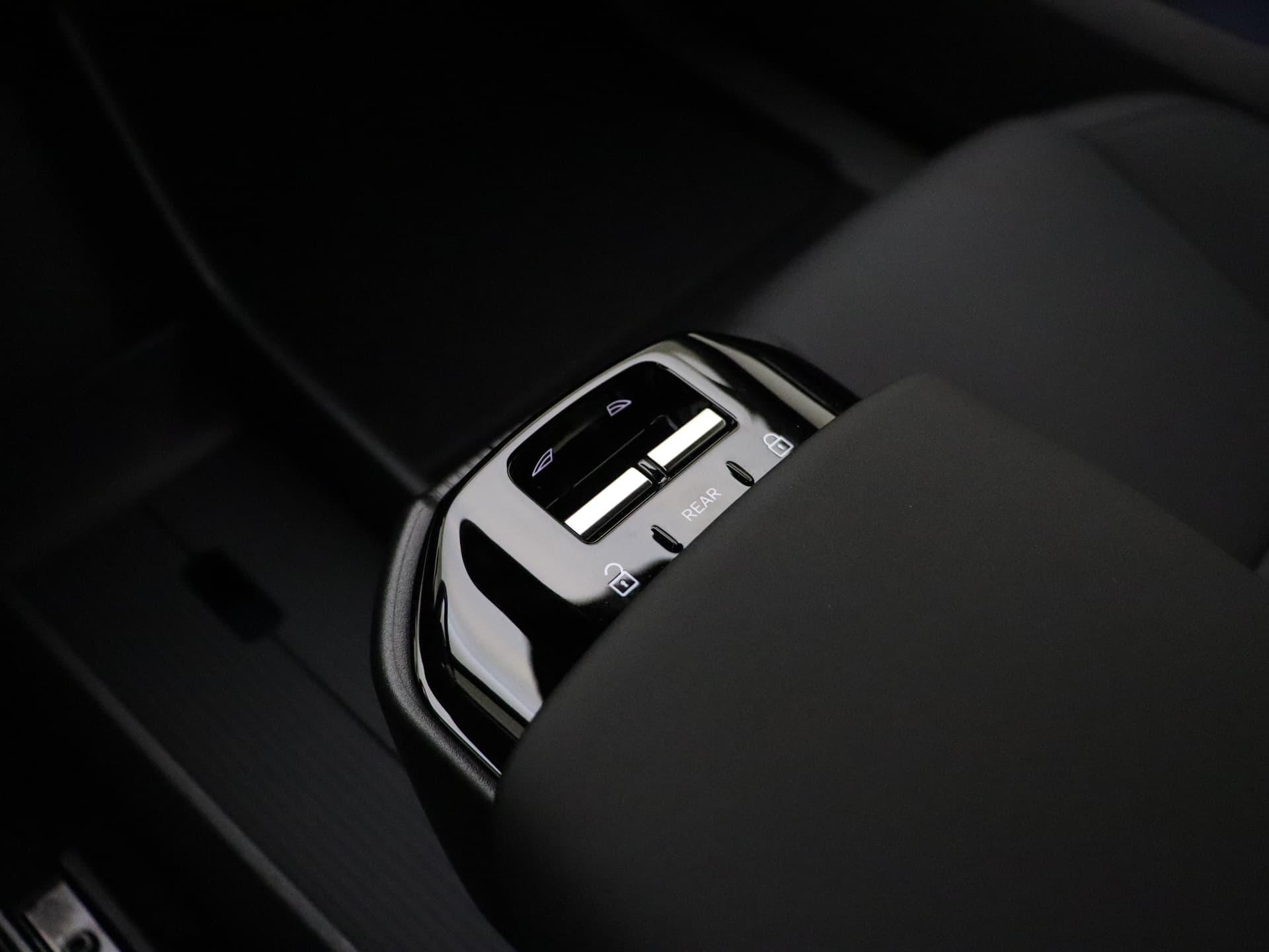 Volvo EX30 Extended Range Plus / El. Achterklep / Adapt. Cruise / BLIS / PDC + Camera / thumbnail 23