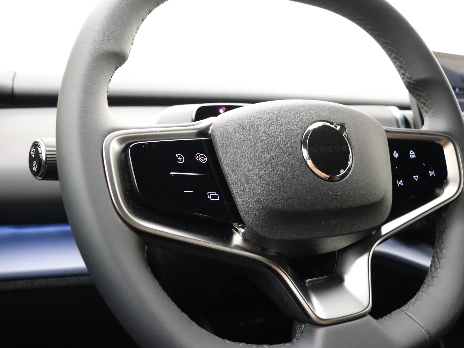 Volvo EX30 Extended Range Plus / El. Achterklep / Adapt. Cruise / BLIS / PDC + Camera / thumbnail 29