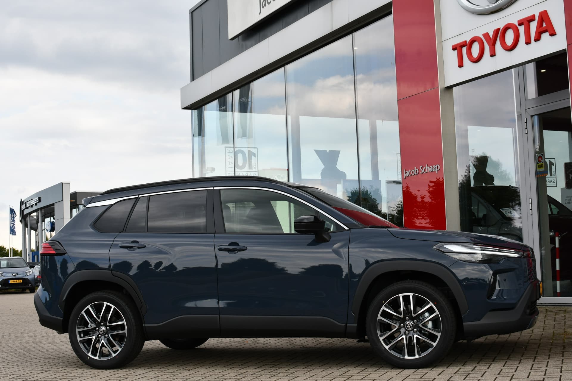 Toyota Corolla Cross Hybrid 180 Executive Automaat 180pk thumbnail 3