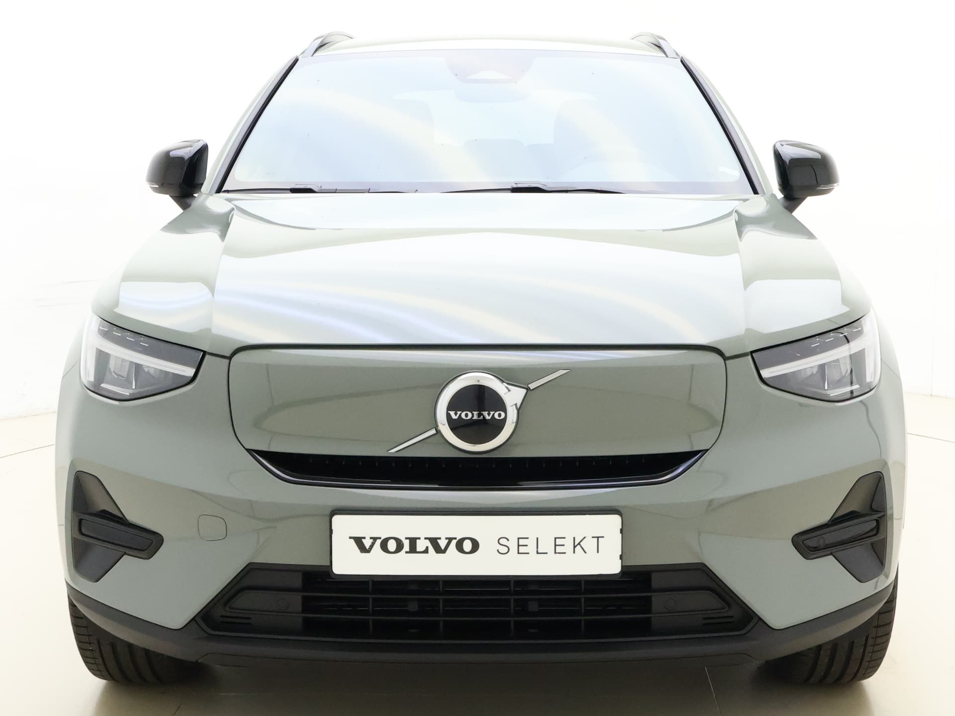 Volvo EX40 Extended Range Plus / Climate / 19'' / Donker glas / Sage Green / thumbnail 4