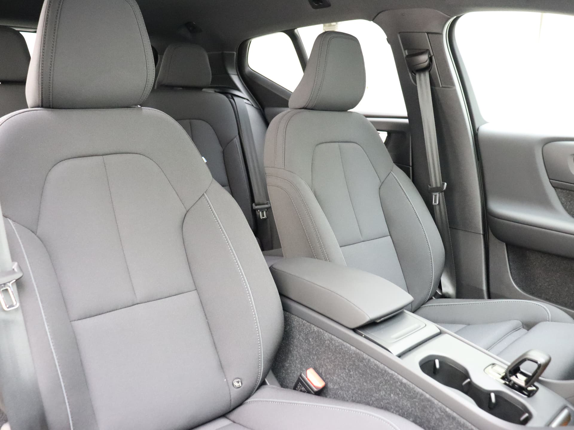 Volvo EX40 Extended Range Plus / Climate / 19'' / Donker glas / Sage Green / thumbnail 5