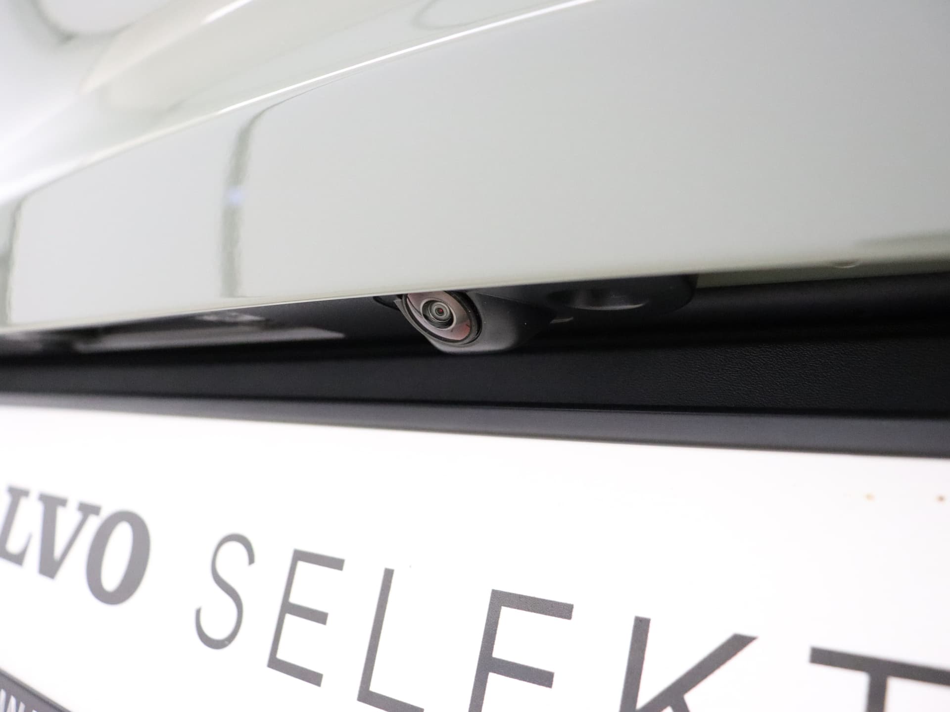 Volvo EX40 Extended Range Plus / Climate / 19'' / Donker glas / Sage Green / thumbnail 16