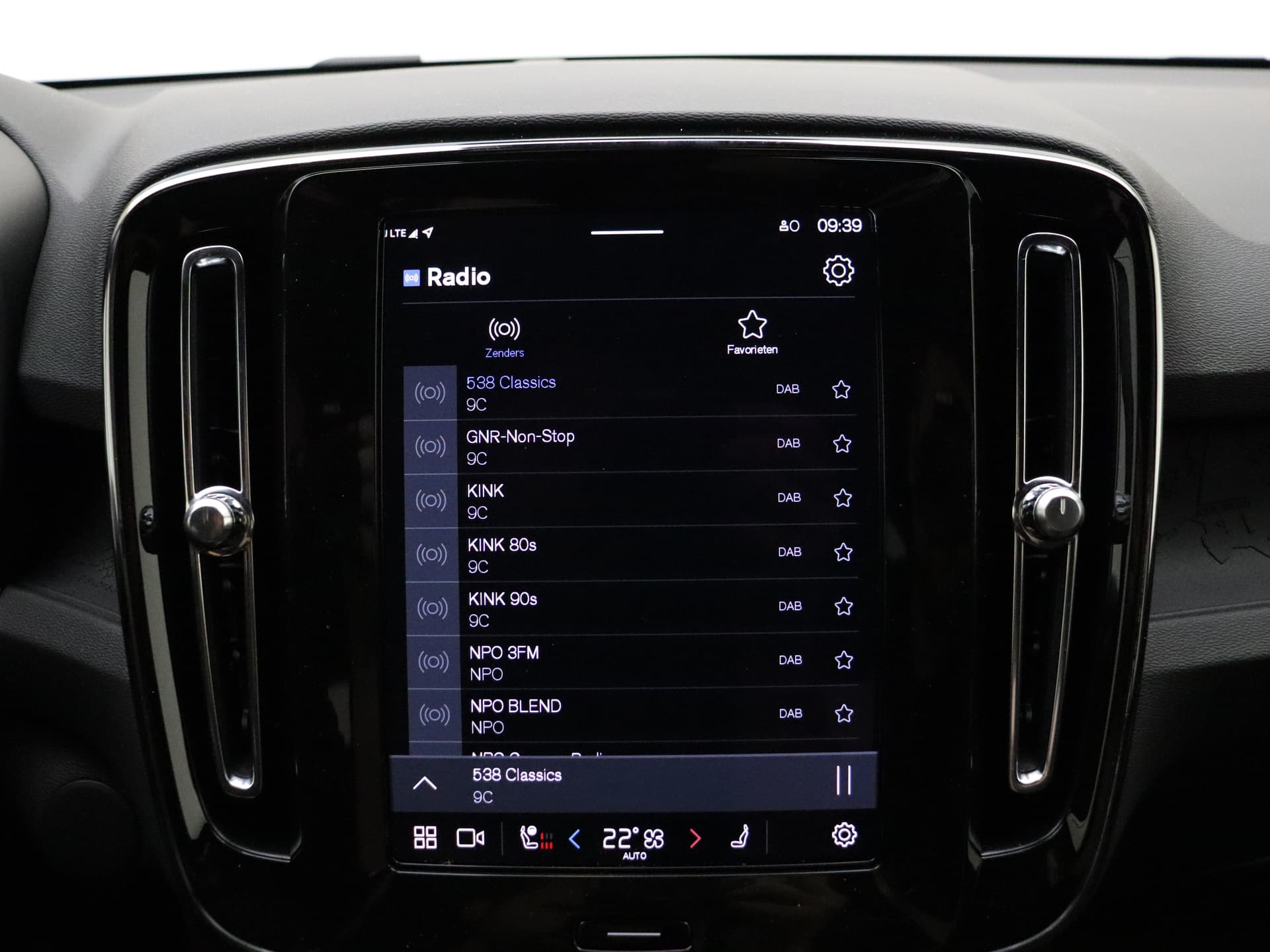 Volvo EX40 Extended Range Plus / Climate / 19'' / Donker glas / Sage Green / thumbnail 23