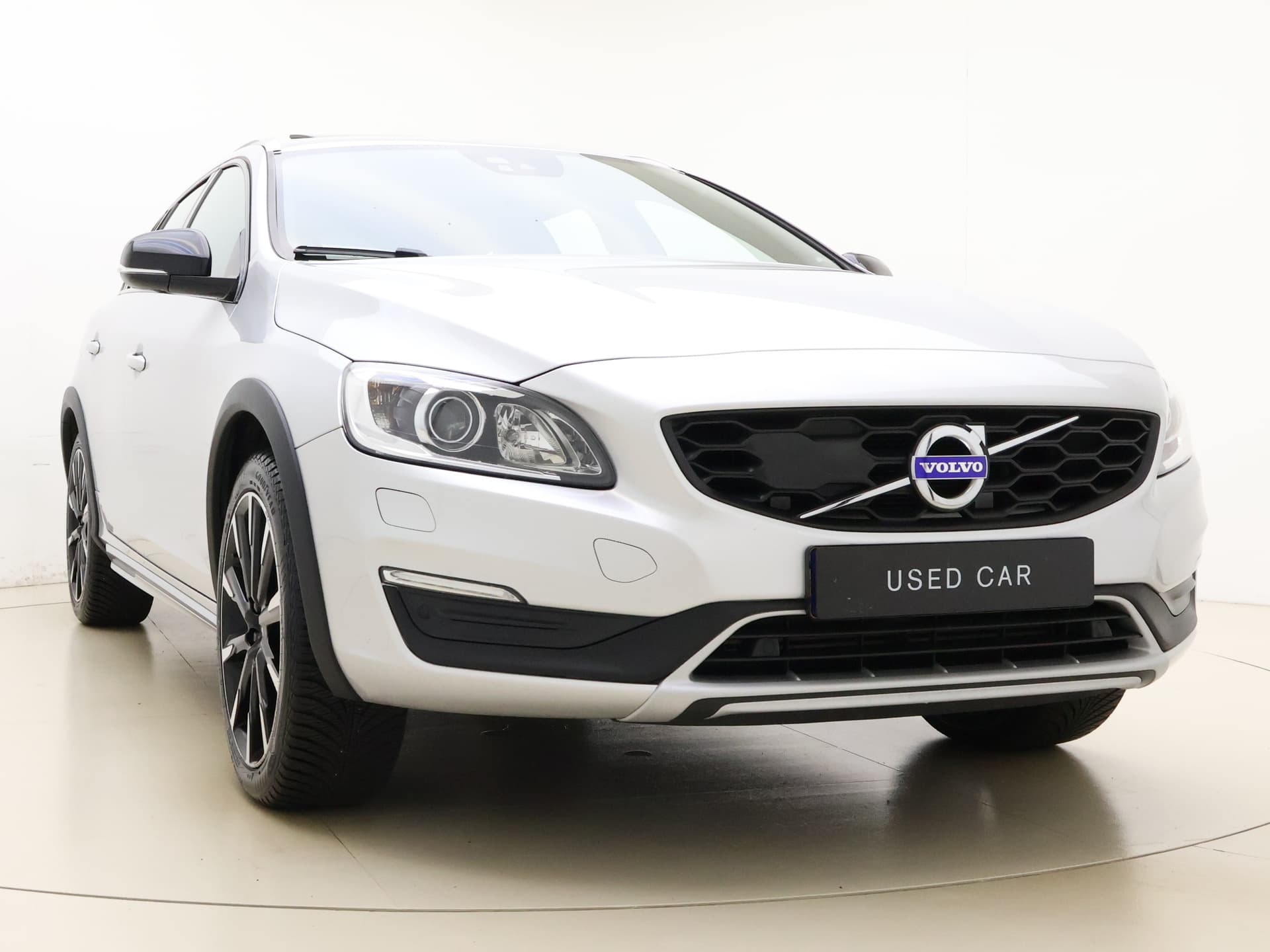 Volvo V60 Cross Country T5 245pk Automaat Polar+ / 19'' Bor / Schuif-/kanteldak / El. Stoelen / Dubbel glas / Afn. Trekhaak / Kinderzitjes / H&K Audio / Keyless / Stoel + stuurw. verwarming / PDC + CAM / ACC / BLIS / thumbnail 21