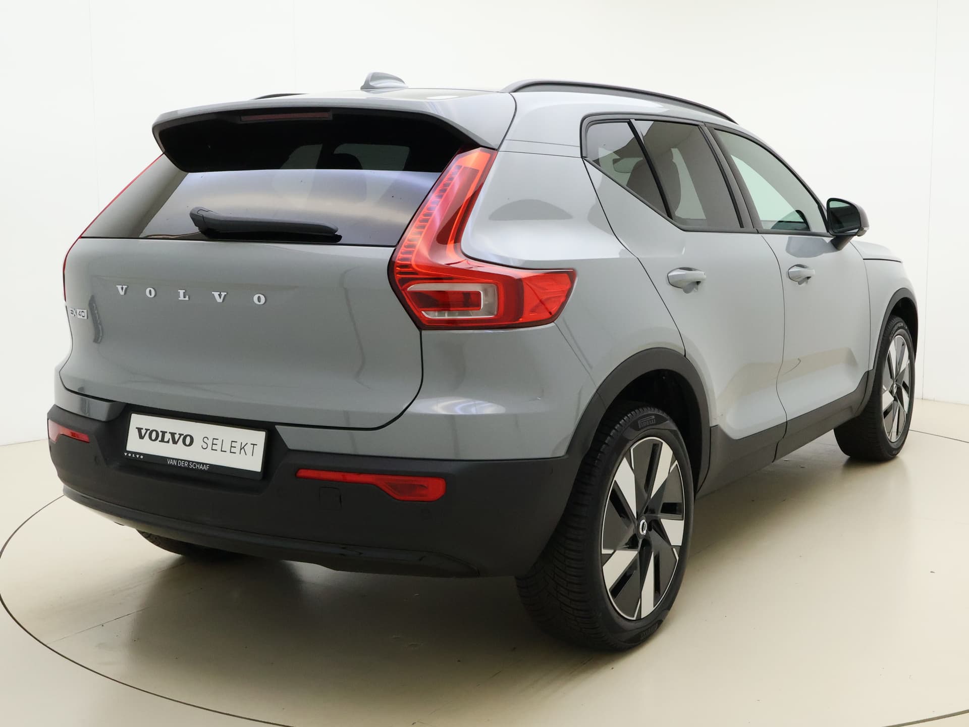 Volvo EX40 Extended Range Core / 360 CAMERA / ADAPT. CRUISE / BLIS / GETINT GLAS / STOELVERWARMING / thumbnail 13