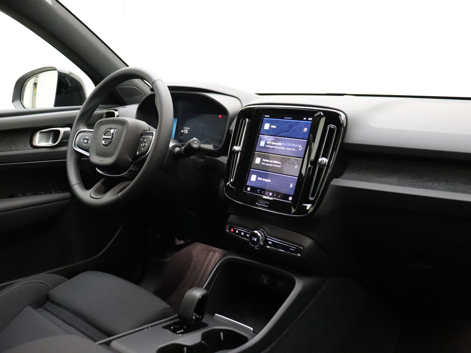 Volvo EX40 Extended Range Core / 360 CAMERA / ADAPT. CRUISE / BLIS / GETINT GLAS / STOELVERWARMING / thumbnail 14