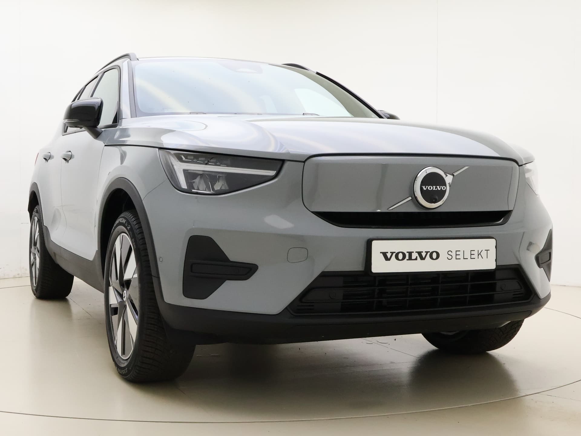 Volvo EX40 Extended Range Core / 360 CAMERA / ADAPT. CRUISE / BLIS / GETINT GLAS / STOELVERWARMING / thumbnail 20