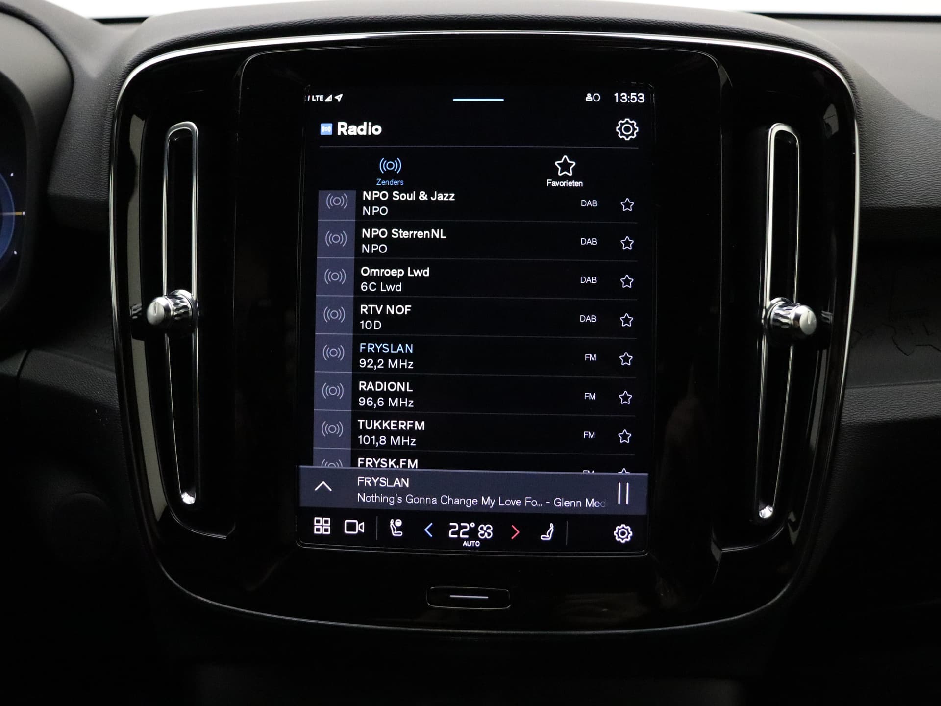 Volvo EX40 Extended Range Core / 360 CAMERA / ADAPT. CRUISE / BLIS / GETINT GLAS / STOELVERWARMING / thumbnail 24