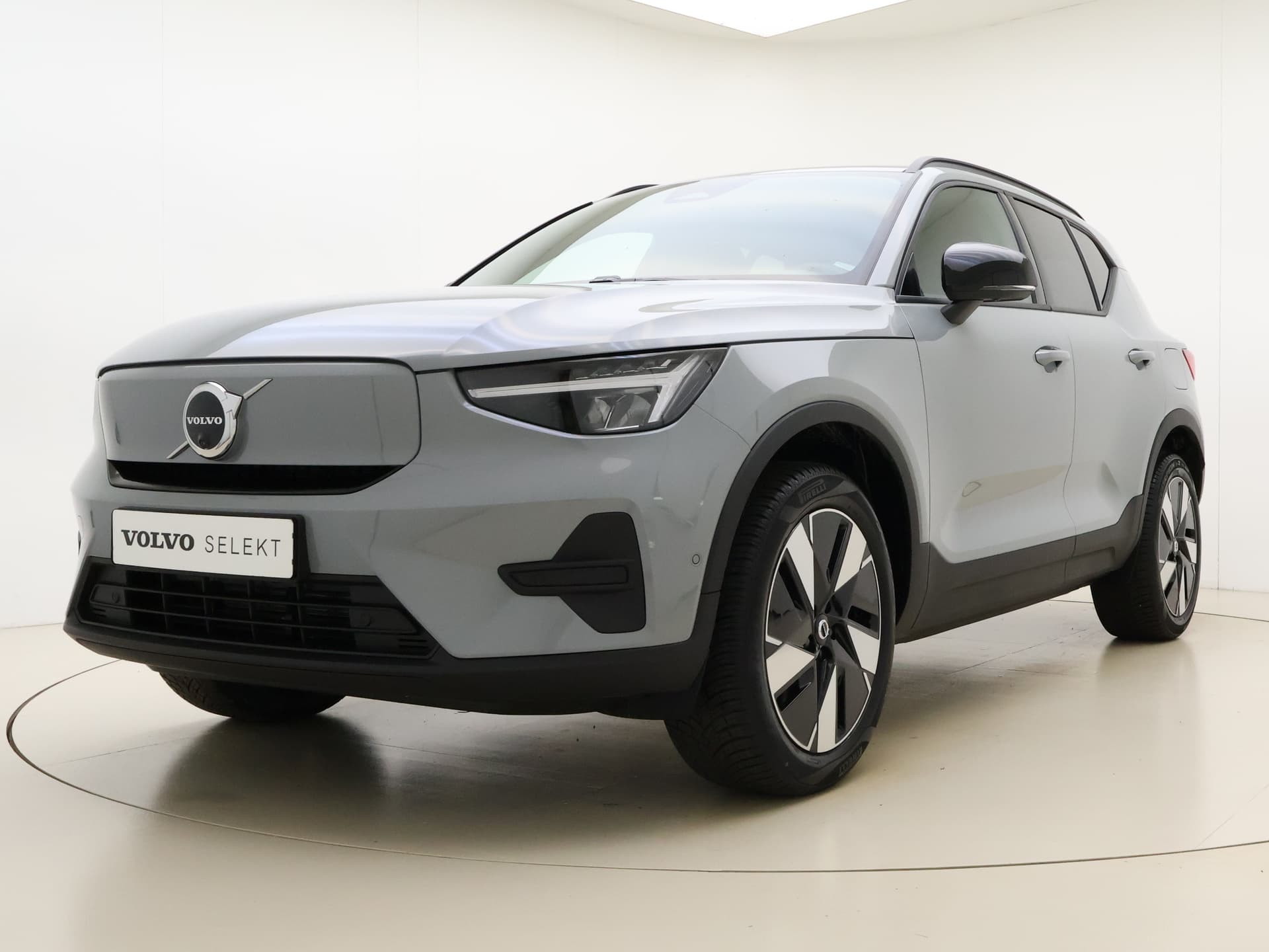 Volvo EX40 Extended Range Core / 360 CAMERA / ADAPT. CRUISE / BLIS / GETINT GLAS / STOELVERWARMING / thumbnail 25