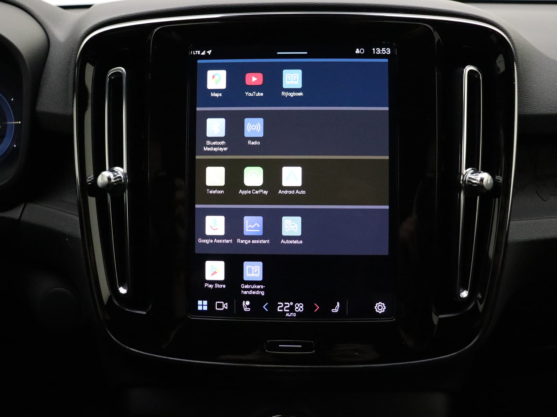 Volvo EX40 Extended Range Core / 360 CAMERA / ADAPT. CRUISE / BLIS / GETINT GLAS / STOELVERWARMING / thumbnail 26