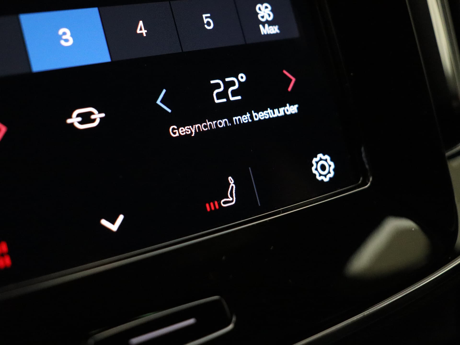 Volvo EX40 Extended Range Core / 360 CAMERA / ADAPT. CRUISE / BLIS / GETINT GLAS / STOELVERWARMING / thumbnail 30