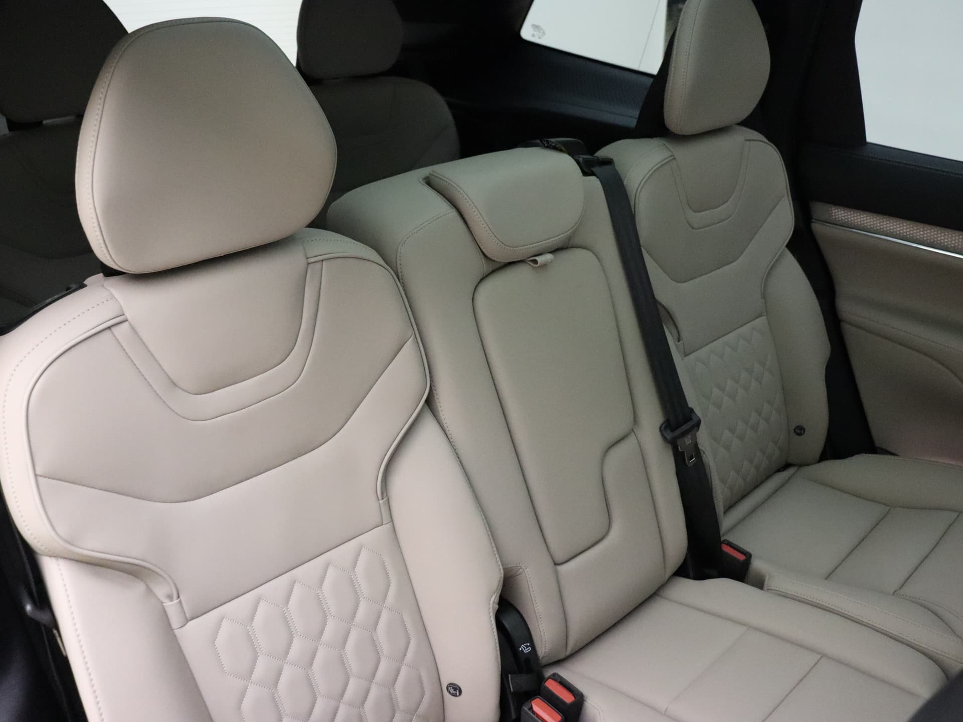 Volvo EX90 Twin Motor Perf. Ultra 7p. / Bowers&Wilkins Audio / Luchtvering / Pilot Assist Pack / Climate Pack / Extra Getint glas / thumbnail 8