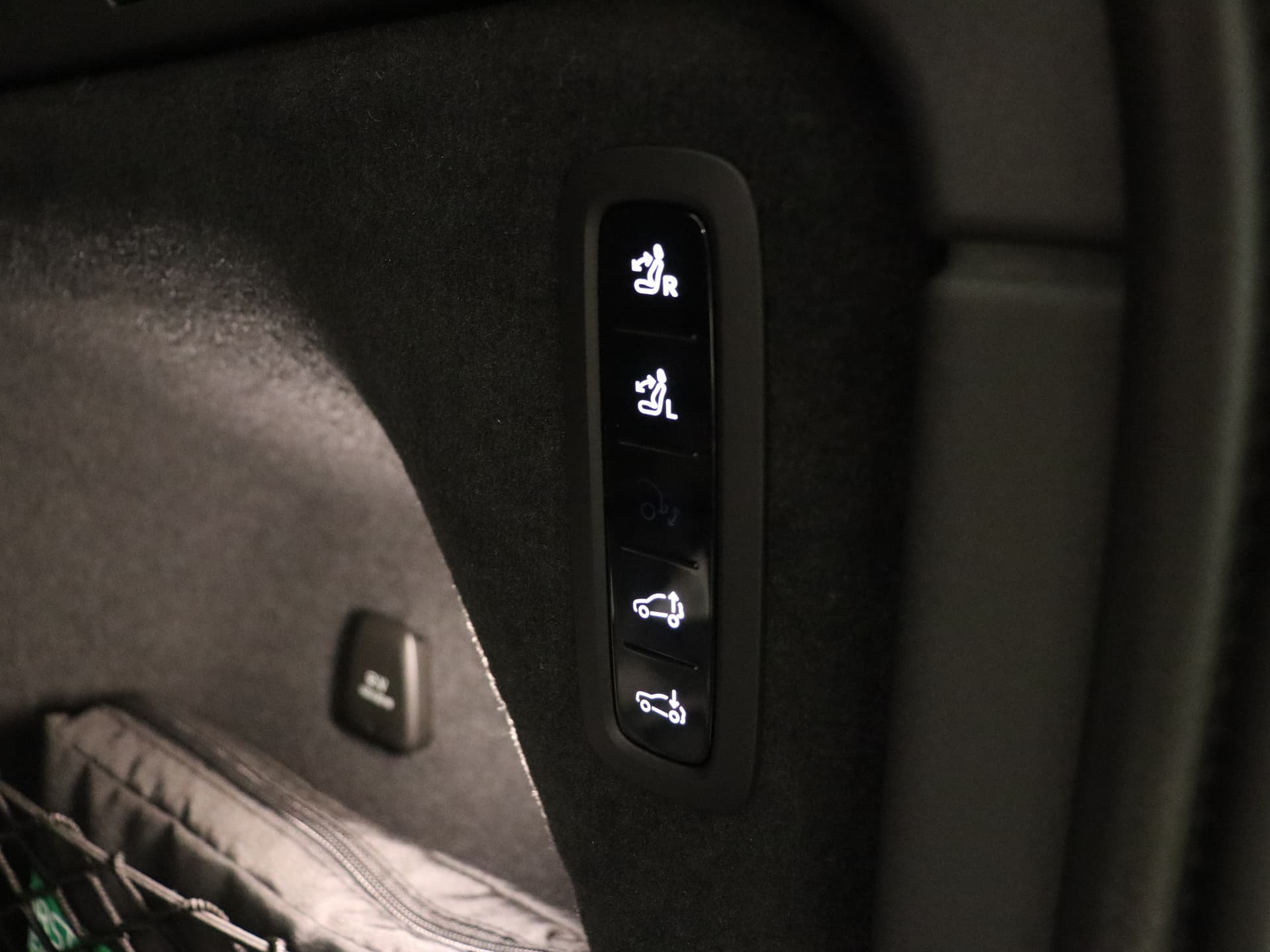 Volvo EX90 Twin Motor Perf. Ultra 7p. / Bowers&Wilkins Audio / Luchtvering / Pilot Assist Pack / Climate Pack / Extra Getint glas / thumbnail 14