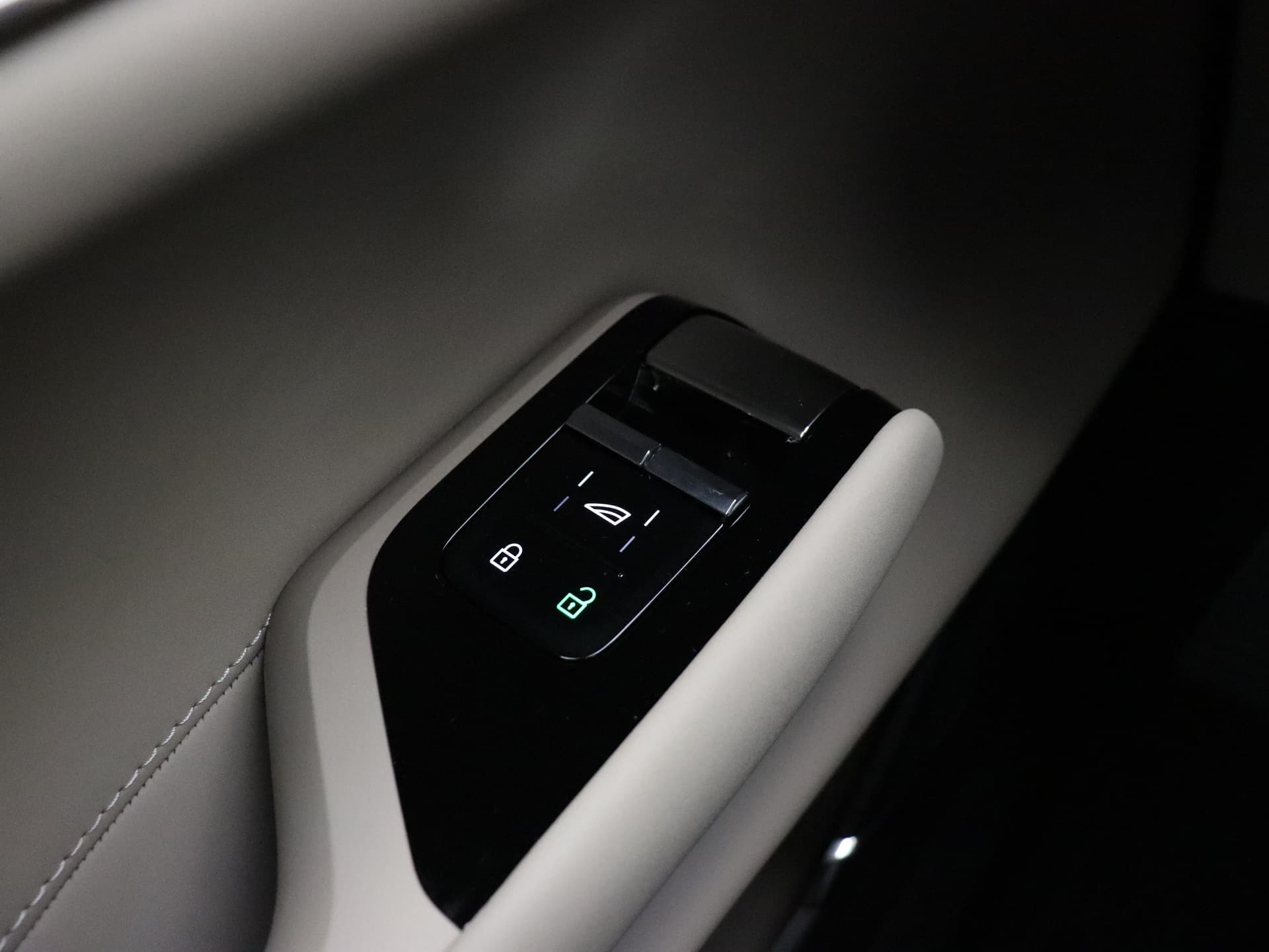 Volvo EX90 Twin Motor Perf. Ultra 7p. / Bowers&Wilkins Audio / Luchtvering / Pilot Assist Pack / Climate Pack / Extra Getint glas / thumbnail 26