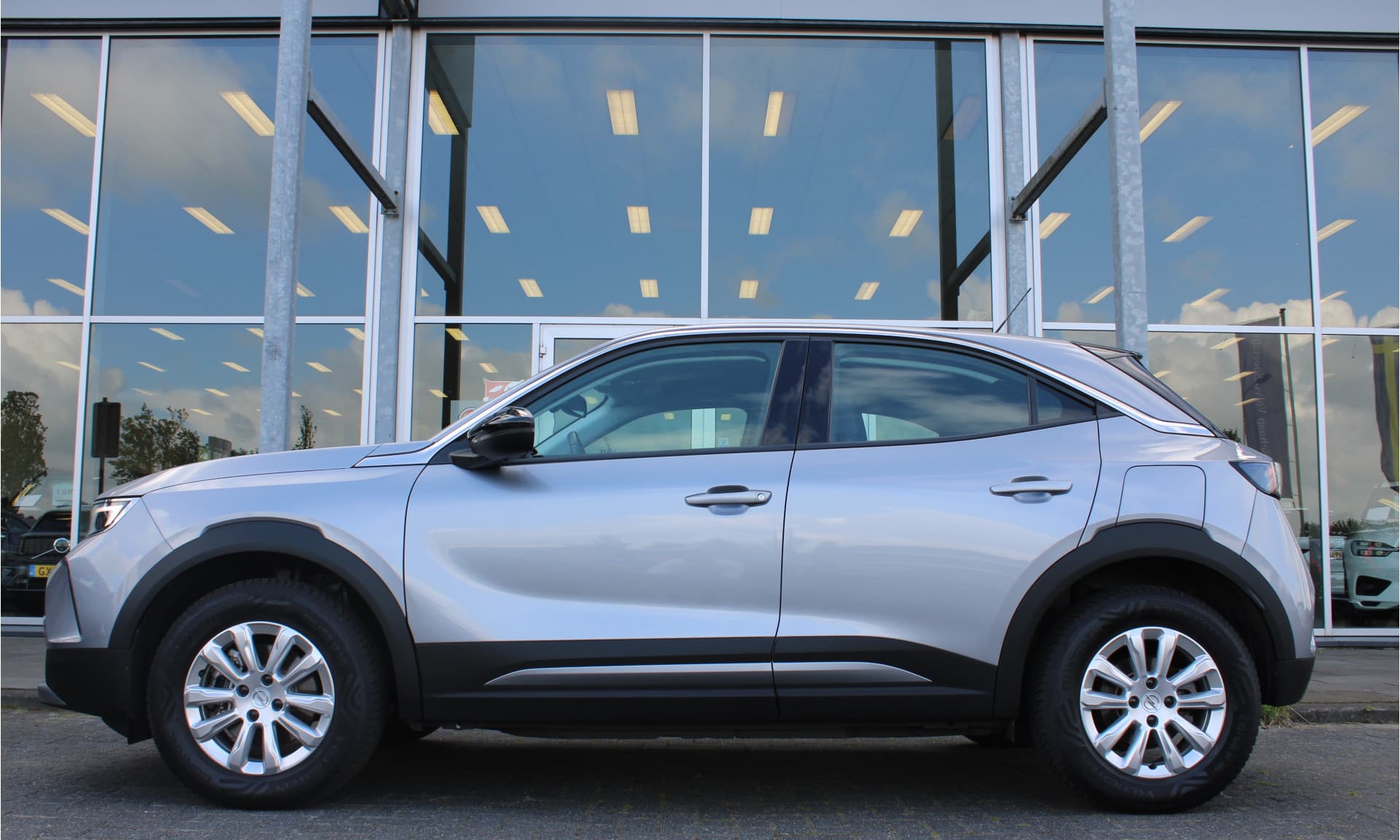 Opel Mokka-e Electric Level 2 50 kWh thumbnail 2