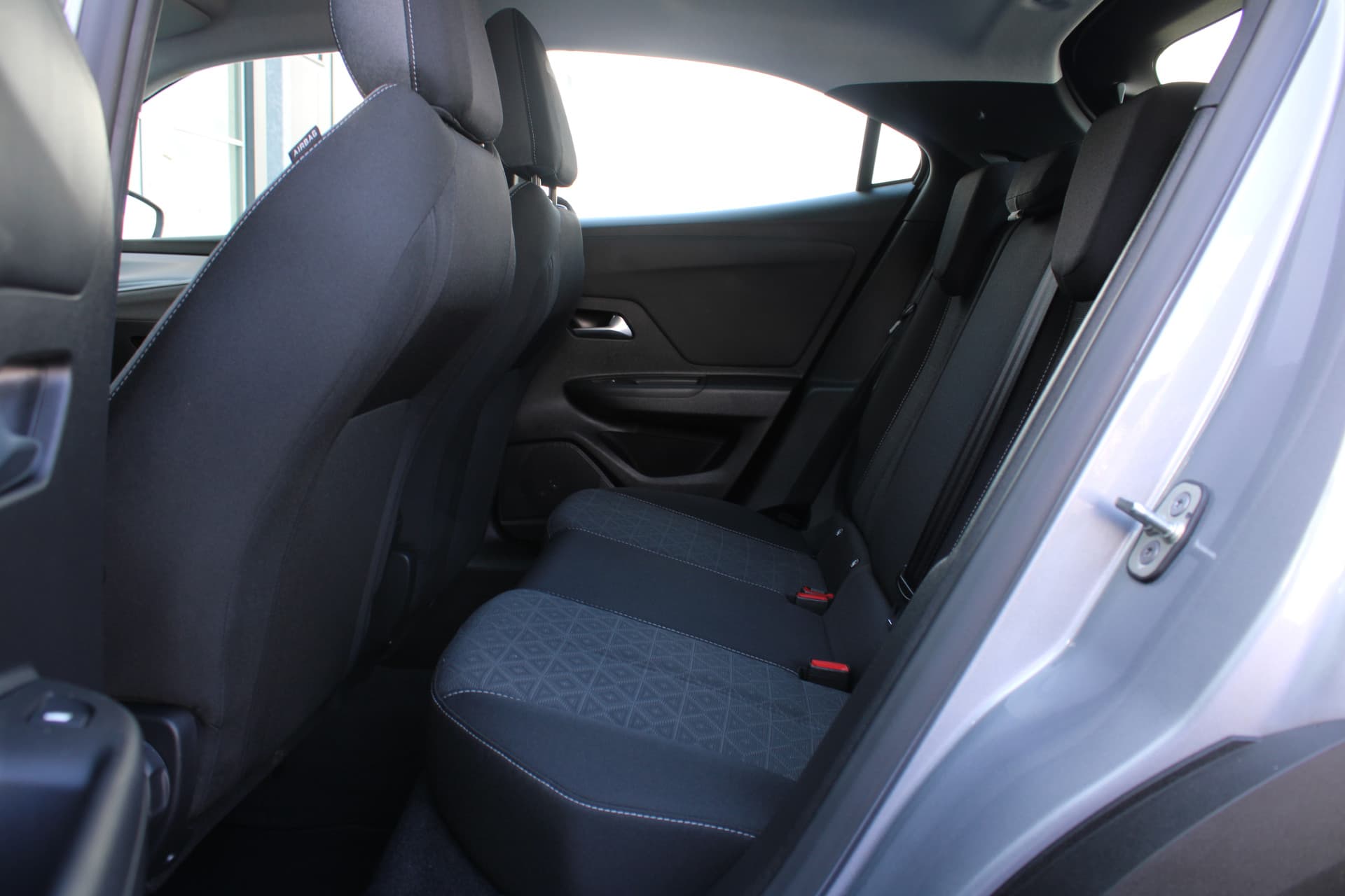 Opel Mokka-e Electric Level 2 50 kWh thumbnail 14