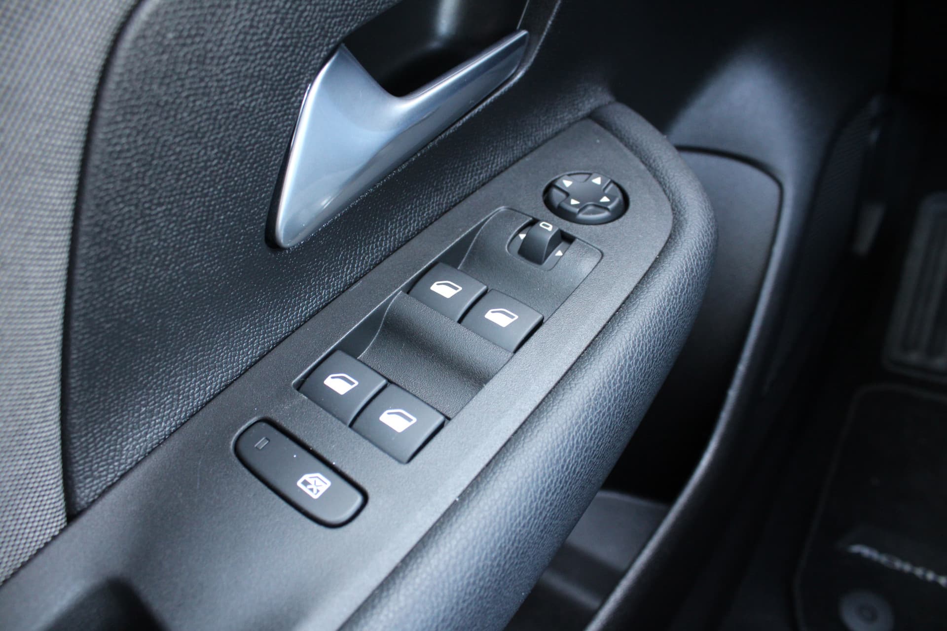 Opel Mokka-e Electric Level 2 50 kWh thumbnail 16