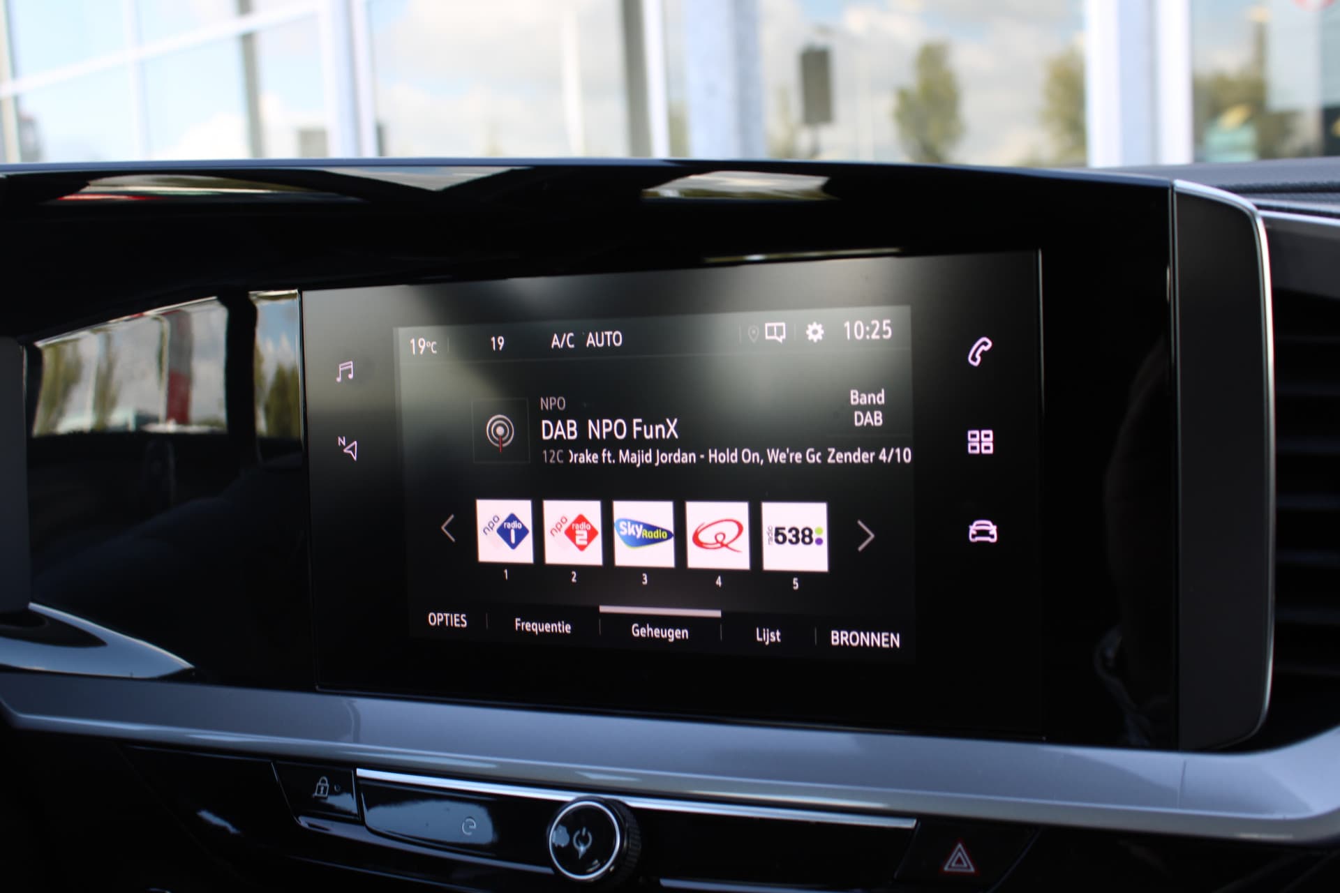 Opel Mokka-e Electric Level 2 50 kWh thumbnail 49