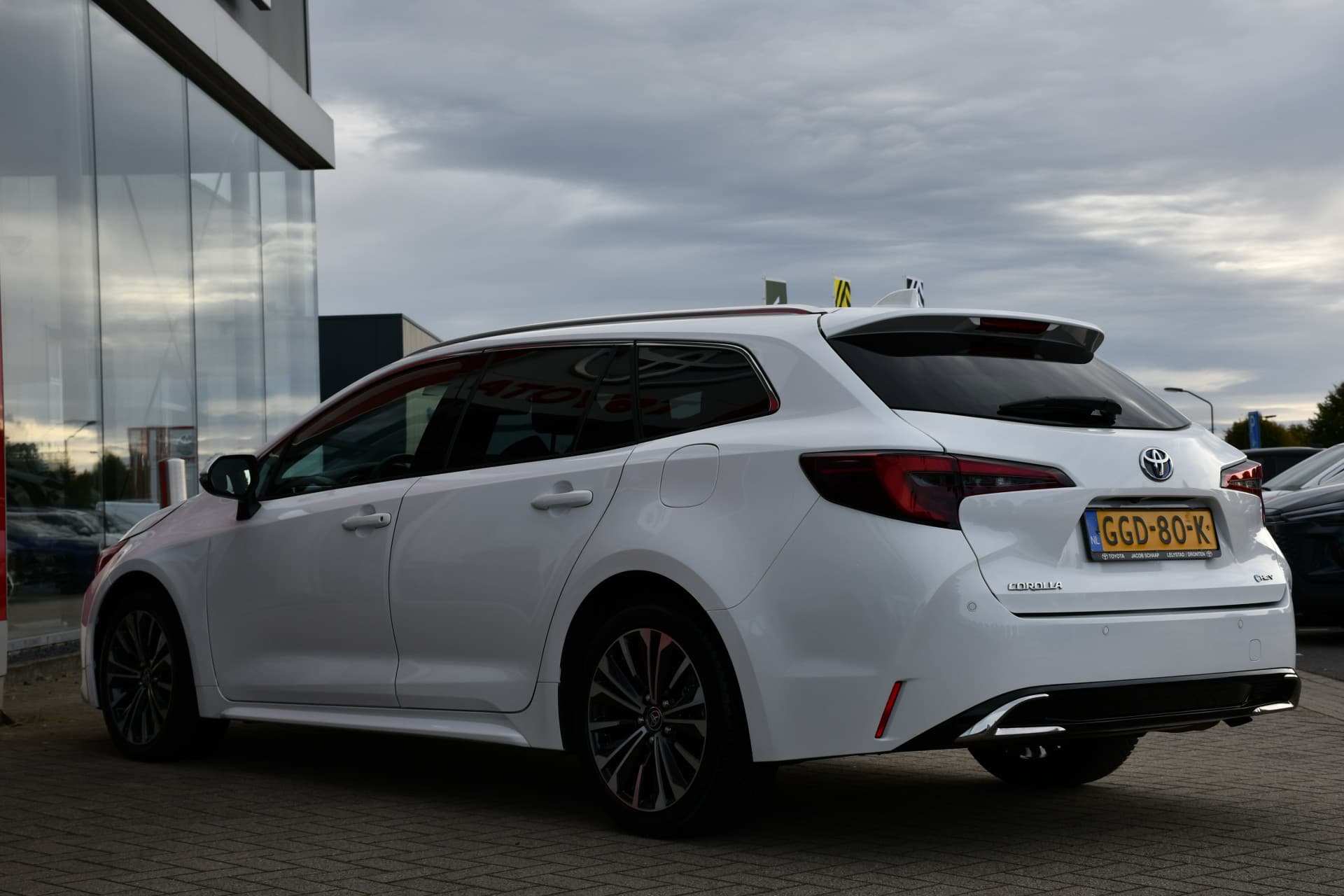 Toyota Corolla Touring Sports Hybrid 140 Dynamic + Automaat 140Pk thumbnail 11