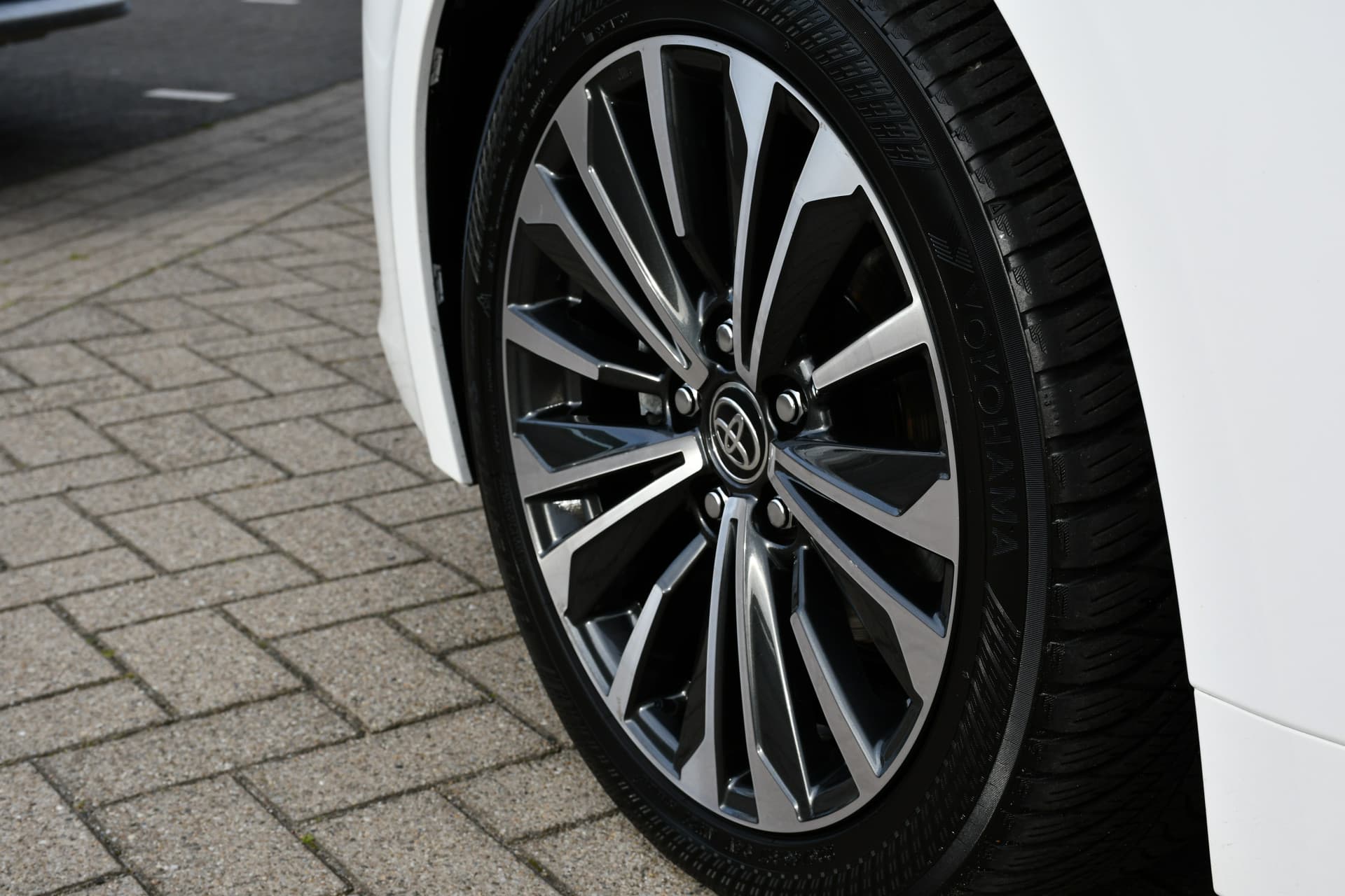 Toyota Corolla Touring Sports Hybrid 140 Dynamic + Automaat 140Pk thumbnail 13