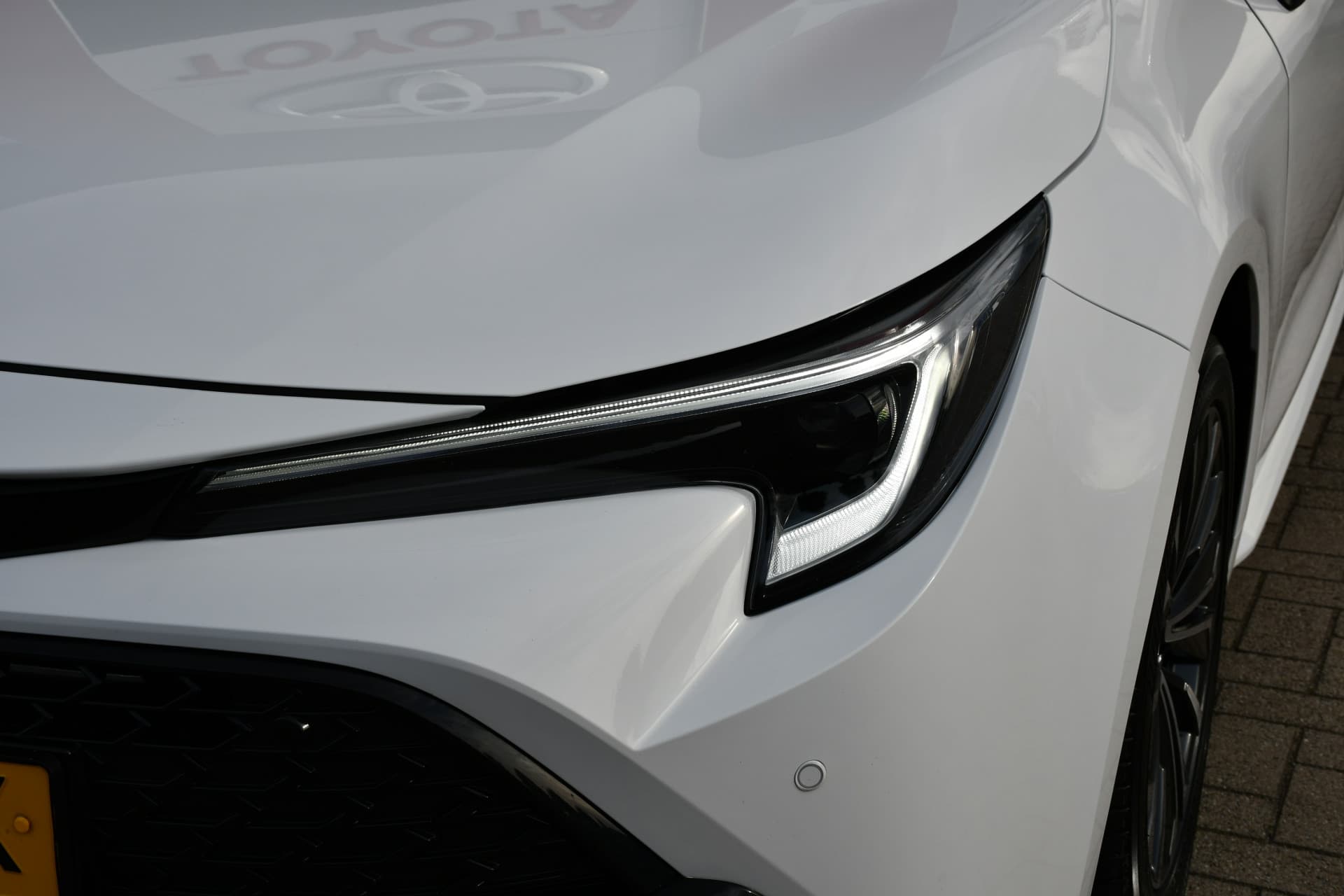 Toyota Corolla Touring Sports Hybrid 140 Dynamic + Automaat 140Pk thumbnail 15