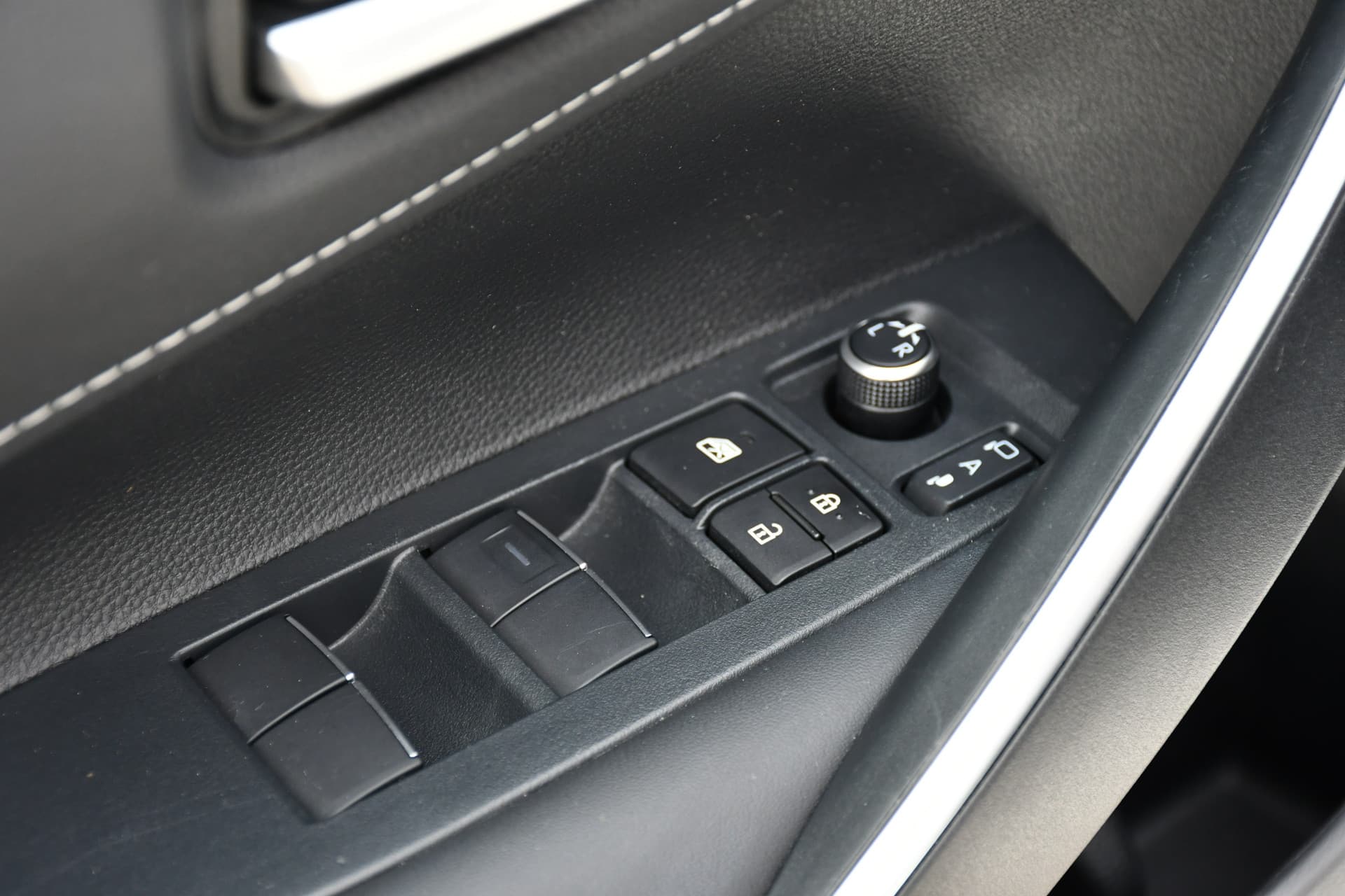 Toyota Corolla Touring Sports Hybrid 140 Dynamic + Automaat 140Pk thumbnail 19