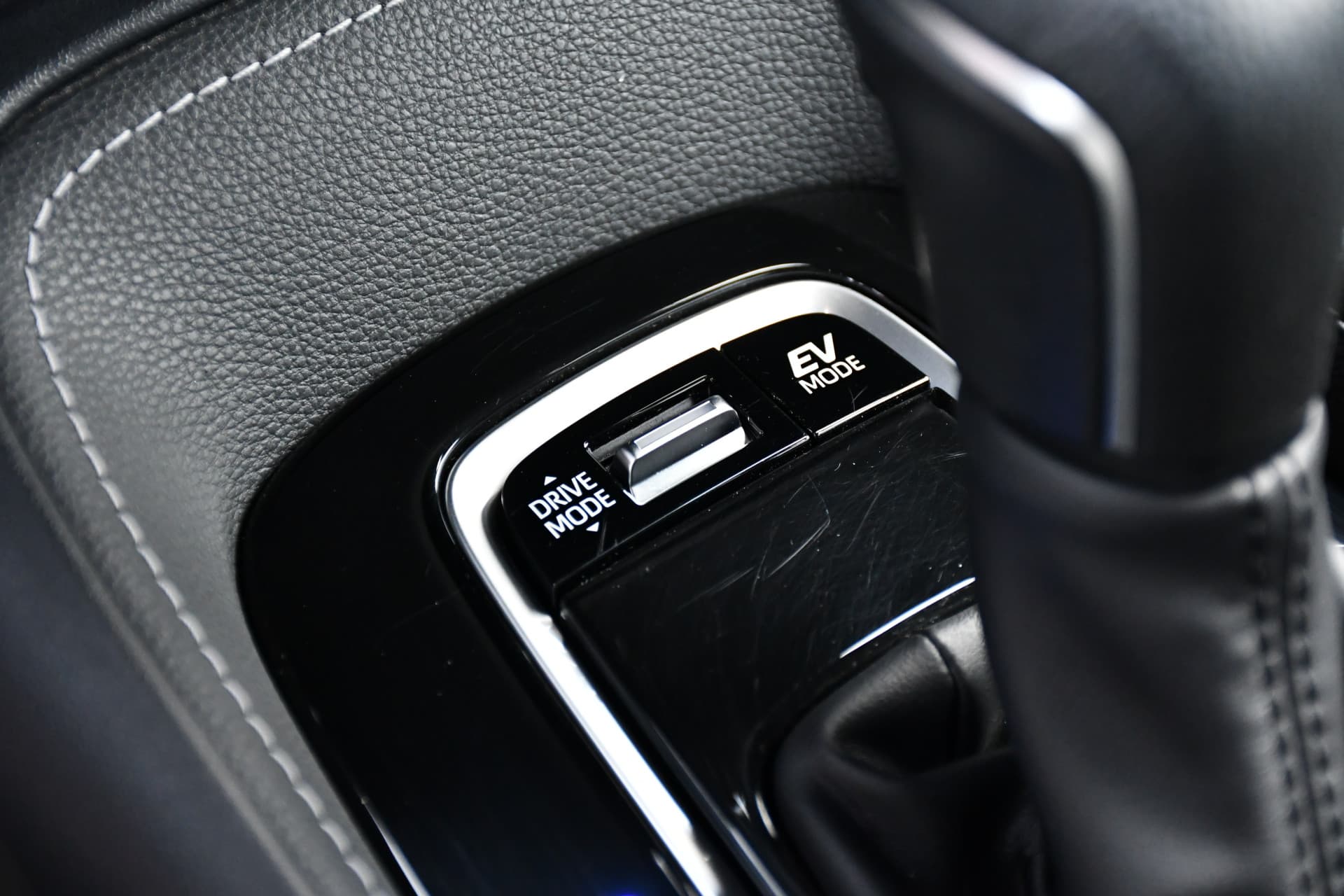 Toyota Corolla Touring Sports Hybrid 140 Dynamic + Automaat 140Pk thumbnail 25