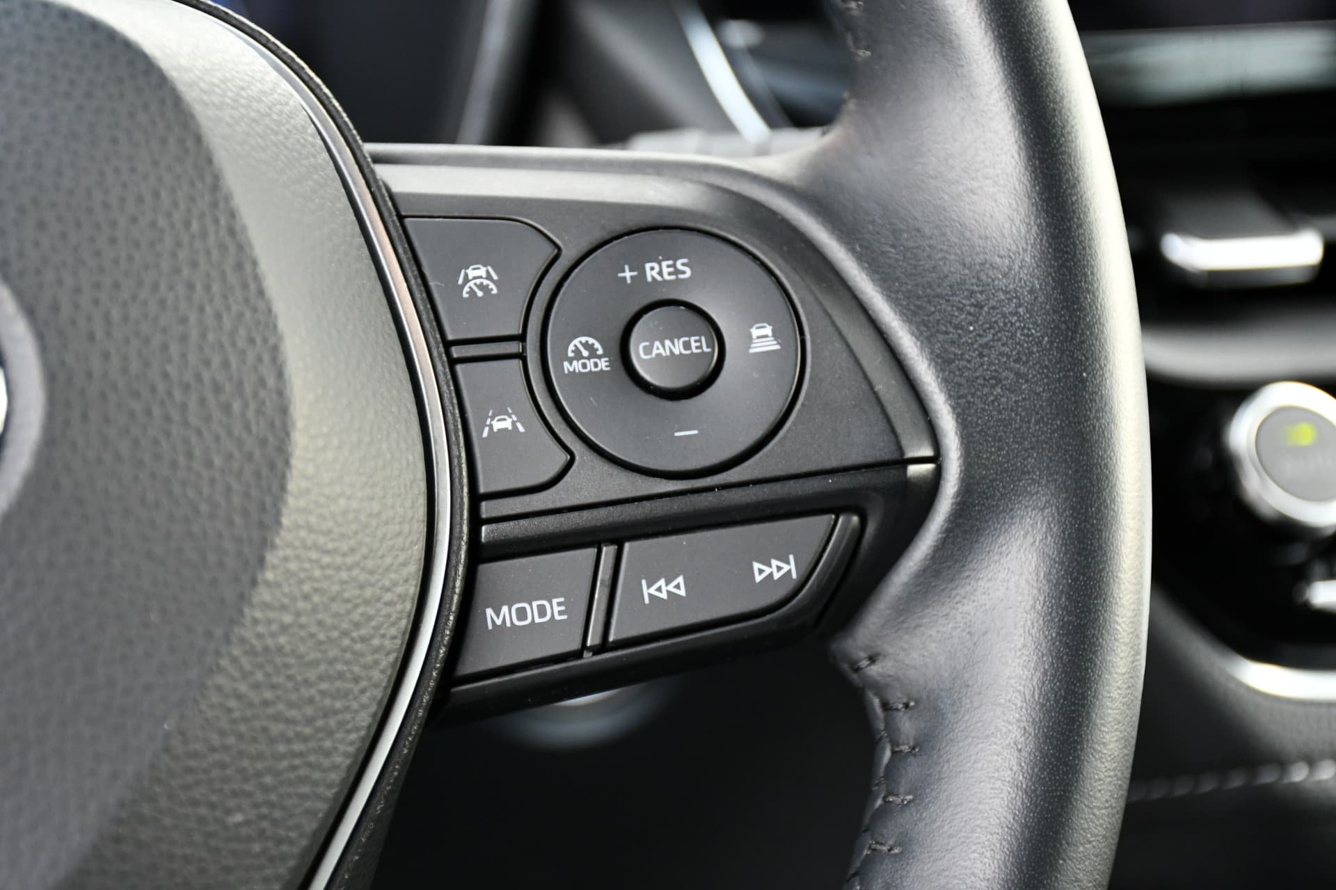 Toyota Corolla Touring Sports Hybrid 140 Dynamic + Automaat 140Pk thumbnail 28