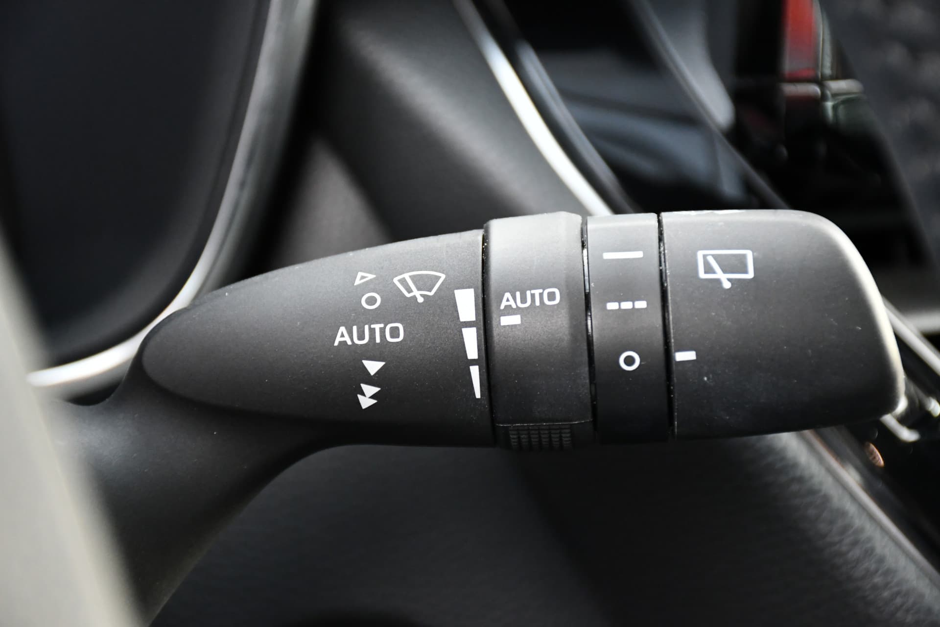 Toyota Corolla Touring Sports Hybrid 140 Dynamic + Automaat 140Pk thumbnail 32