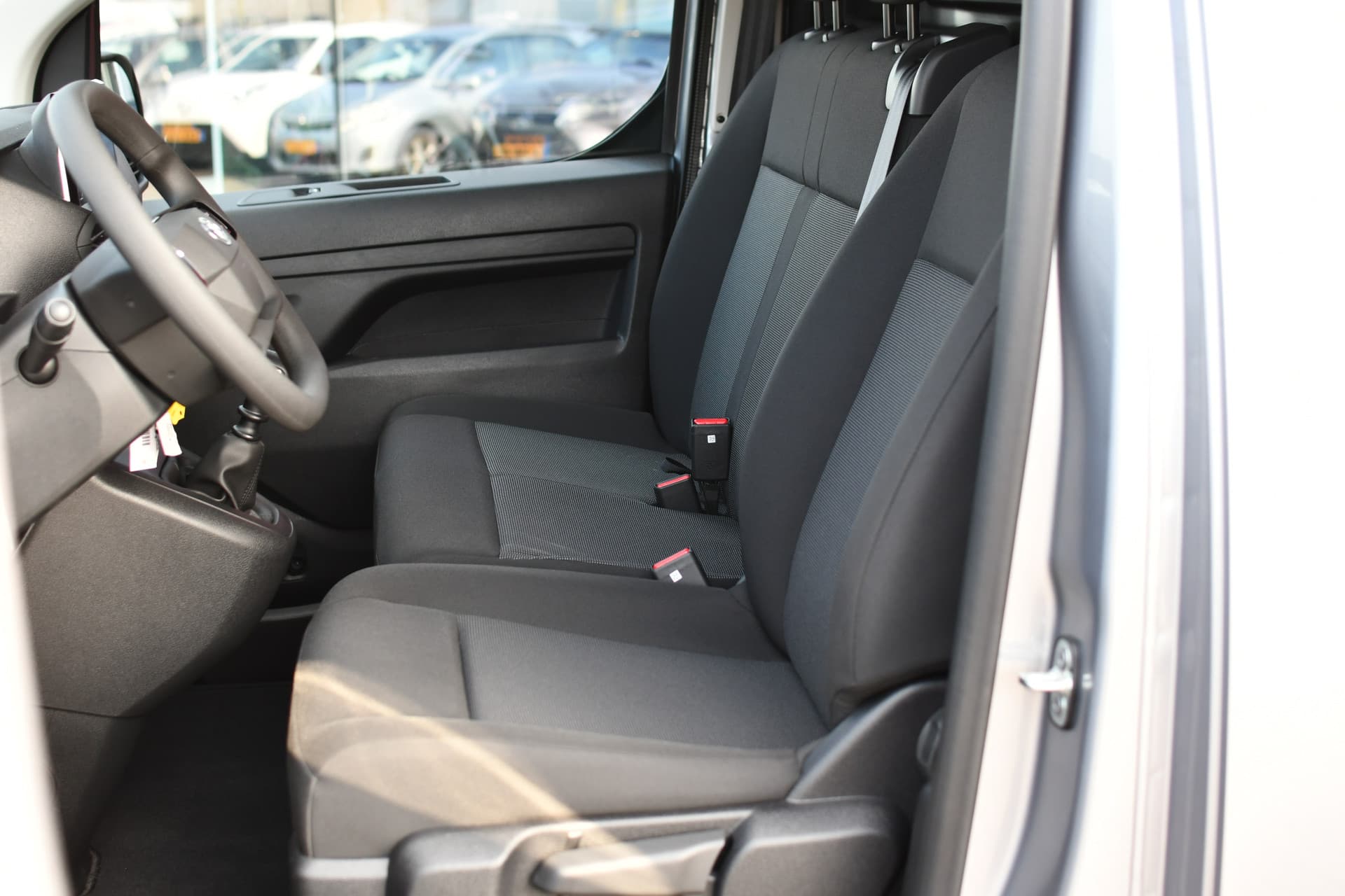 Toyota ProAce Worker 1.5 D-4D Challenger 120pk thumbnail 2