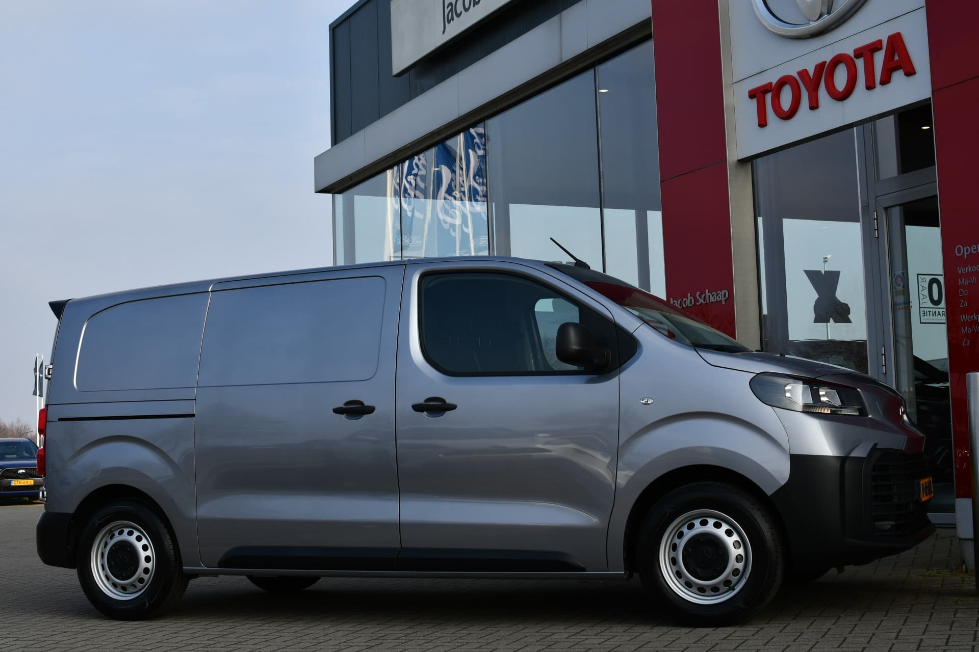 Toyota ProAce Worker 1.5 D-4D Challenger 120pk thumbnail 3