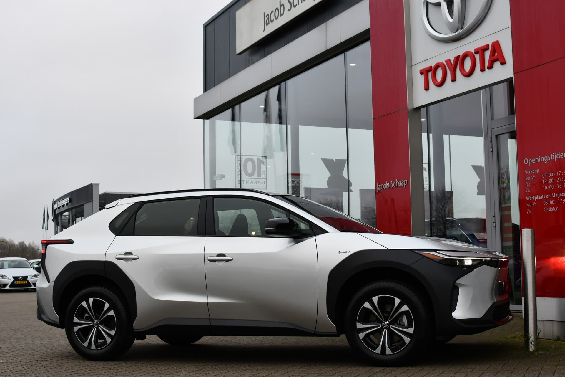 Toyota BZ4X Active 71 kWh Automaat 204pk thumbnail 3