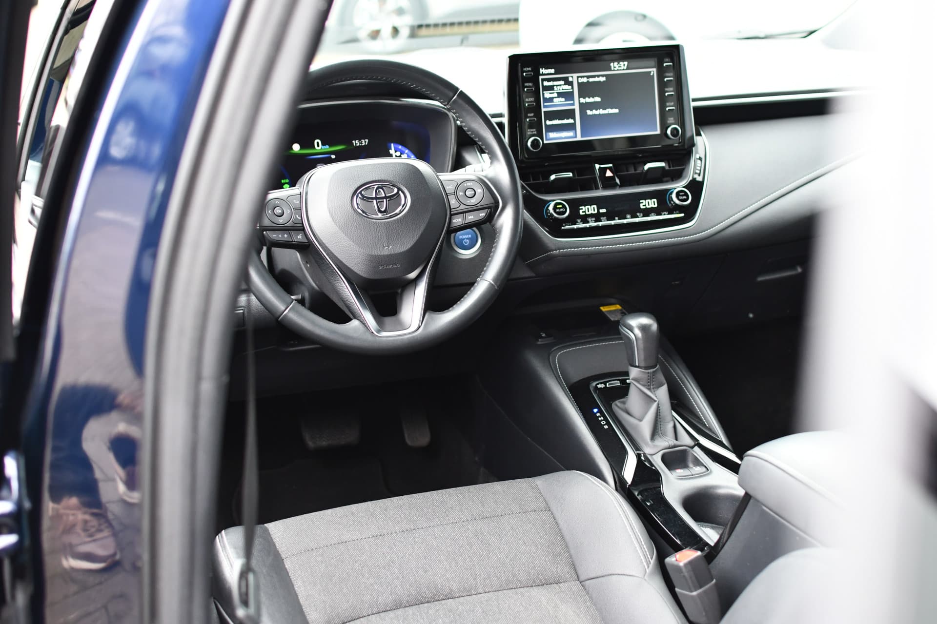 Toyota Corolla Touring Sports 1.8 Hybrid TeamNL Automaat 122pk thumbnail 2