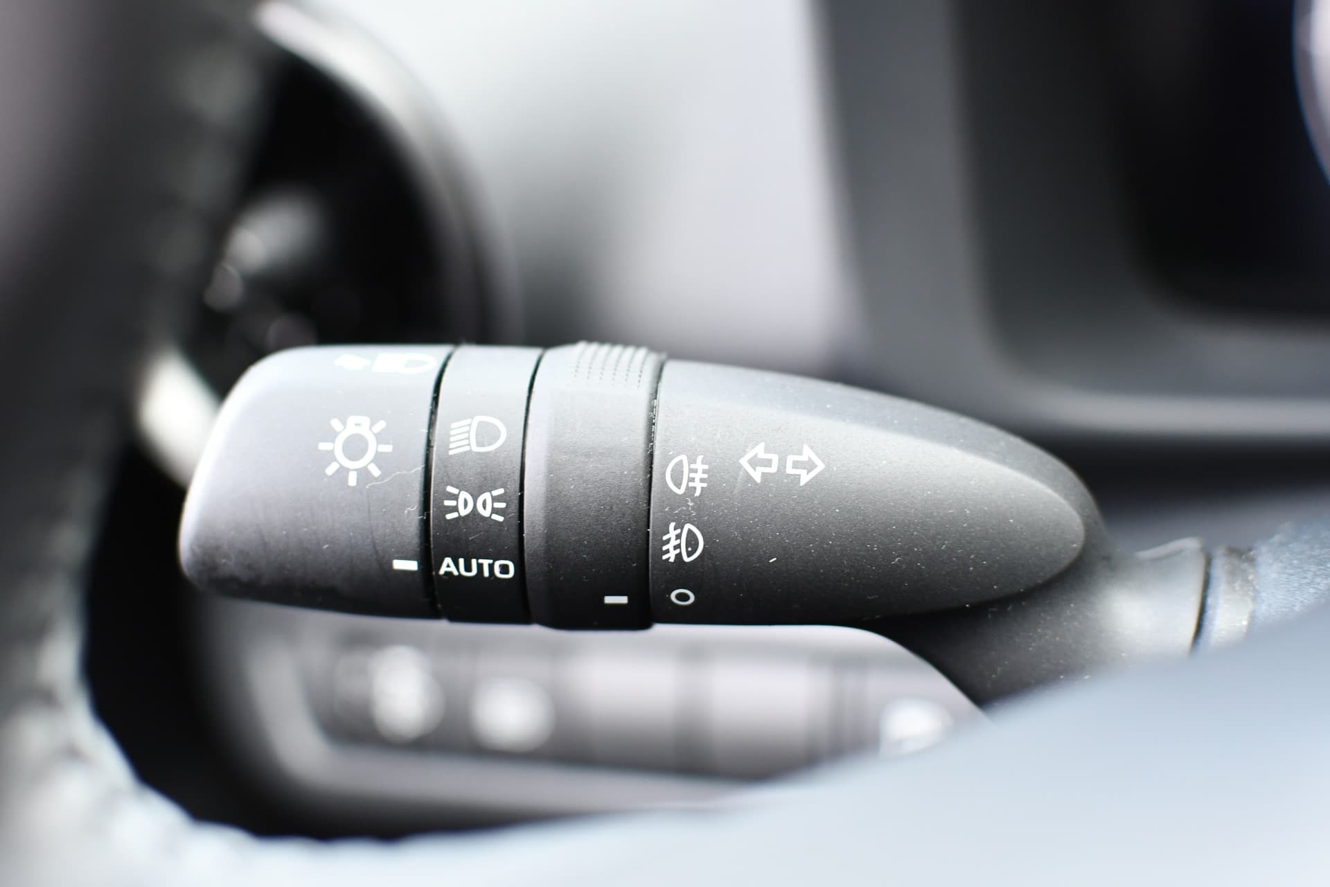 Toyota C-HR 1.8 Hybrid 140 Dynamic Automaat 140pk thumbnail 16