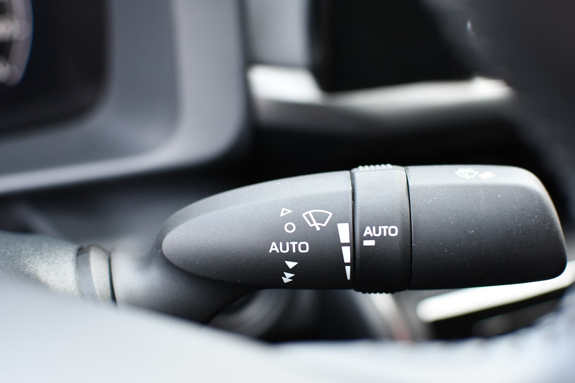 Toyota C-HR 1.8 Hybrid 140 Dynamic Automaat 140pk thumbnail 18