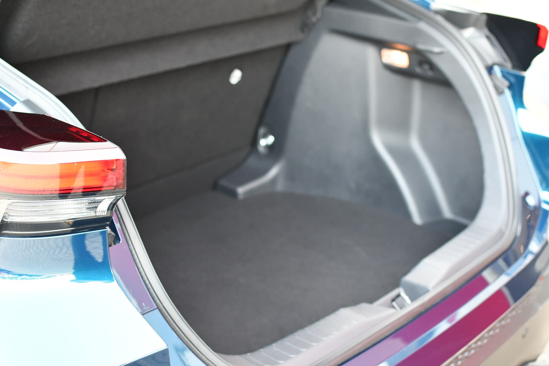 Toyota C-HR 1.8 Hybrid 140 Dynamic Automaat 140pk thumbnail 21