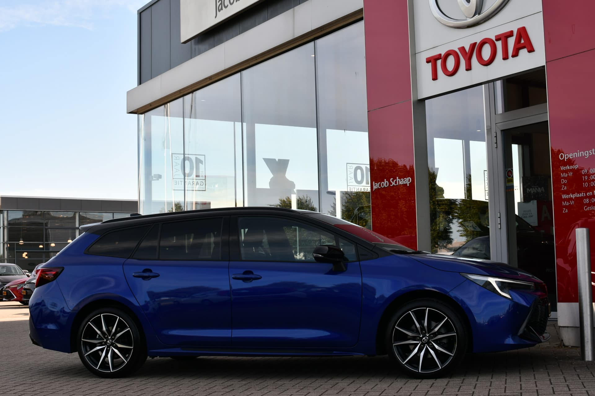 Toyota Corolla Touring Sports Hybrid 200 GR-Sport Plus Limited Automaat 197pk thumbnail 3